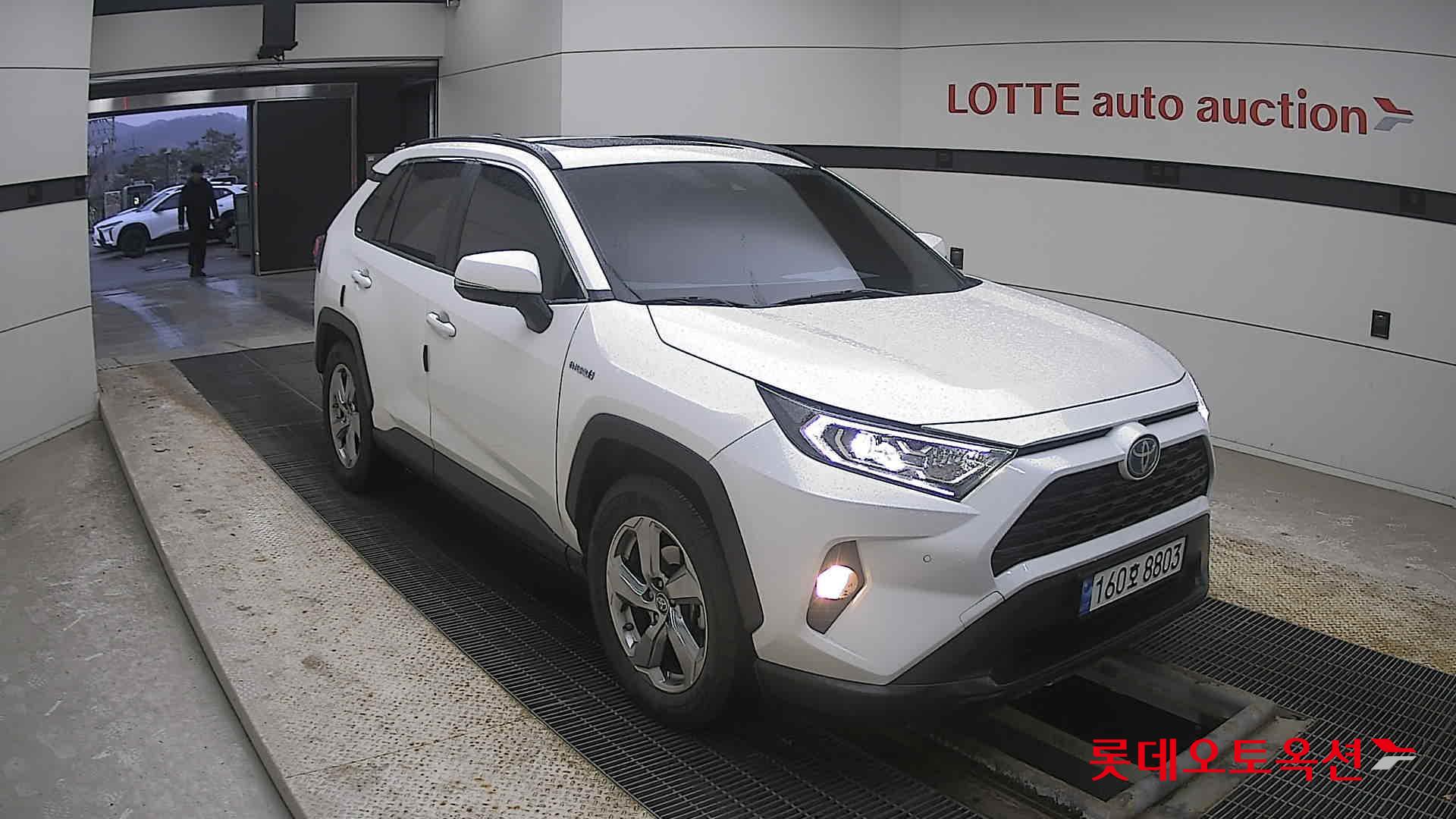 2021 - Toyota RAV4
