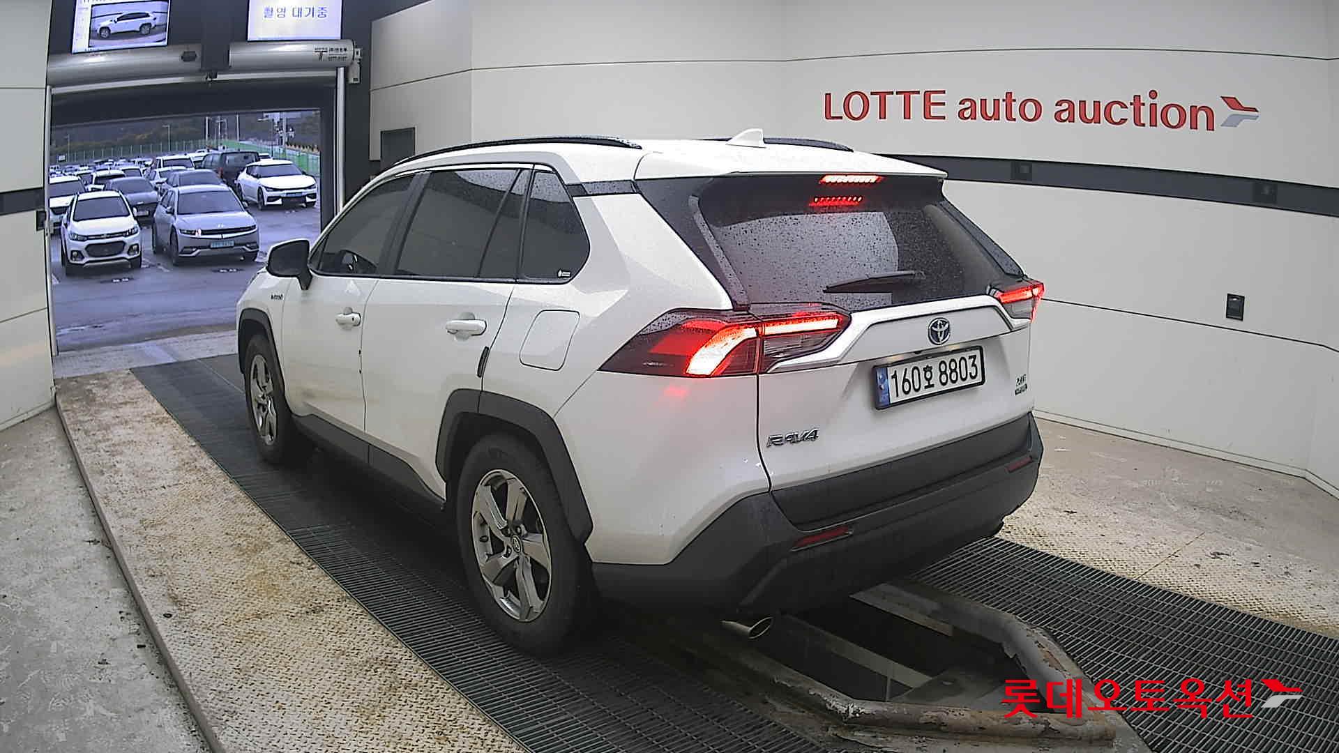 2021 - Toyota RAV4