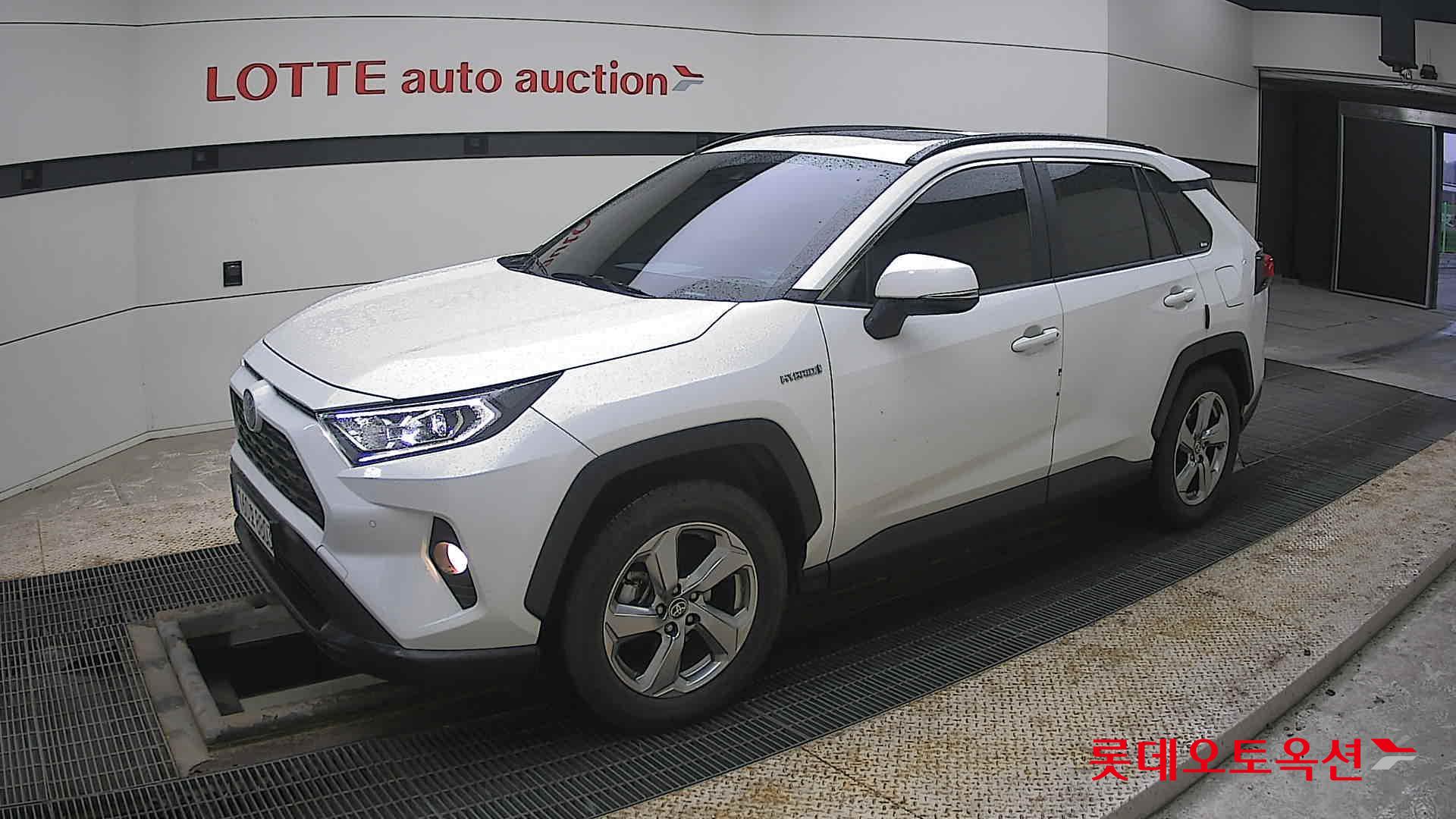 2021 - Toyota RAV4