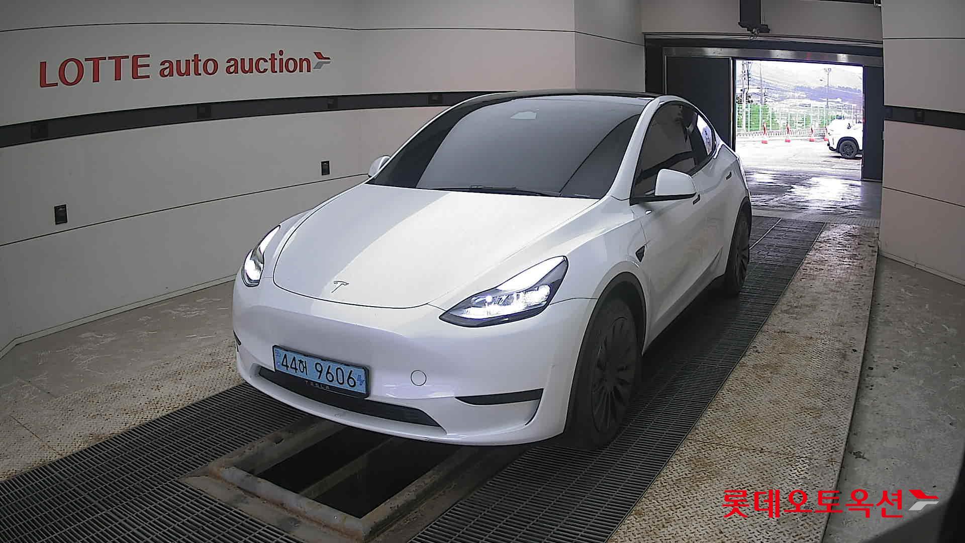 2024 - Tesla MODEL Y