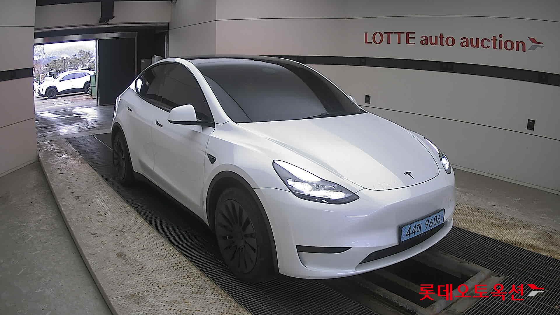 2024 - Tesla MODEL Y