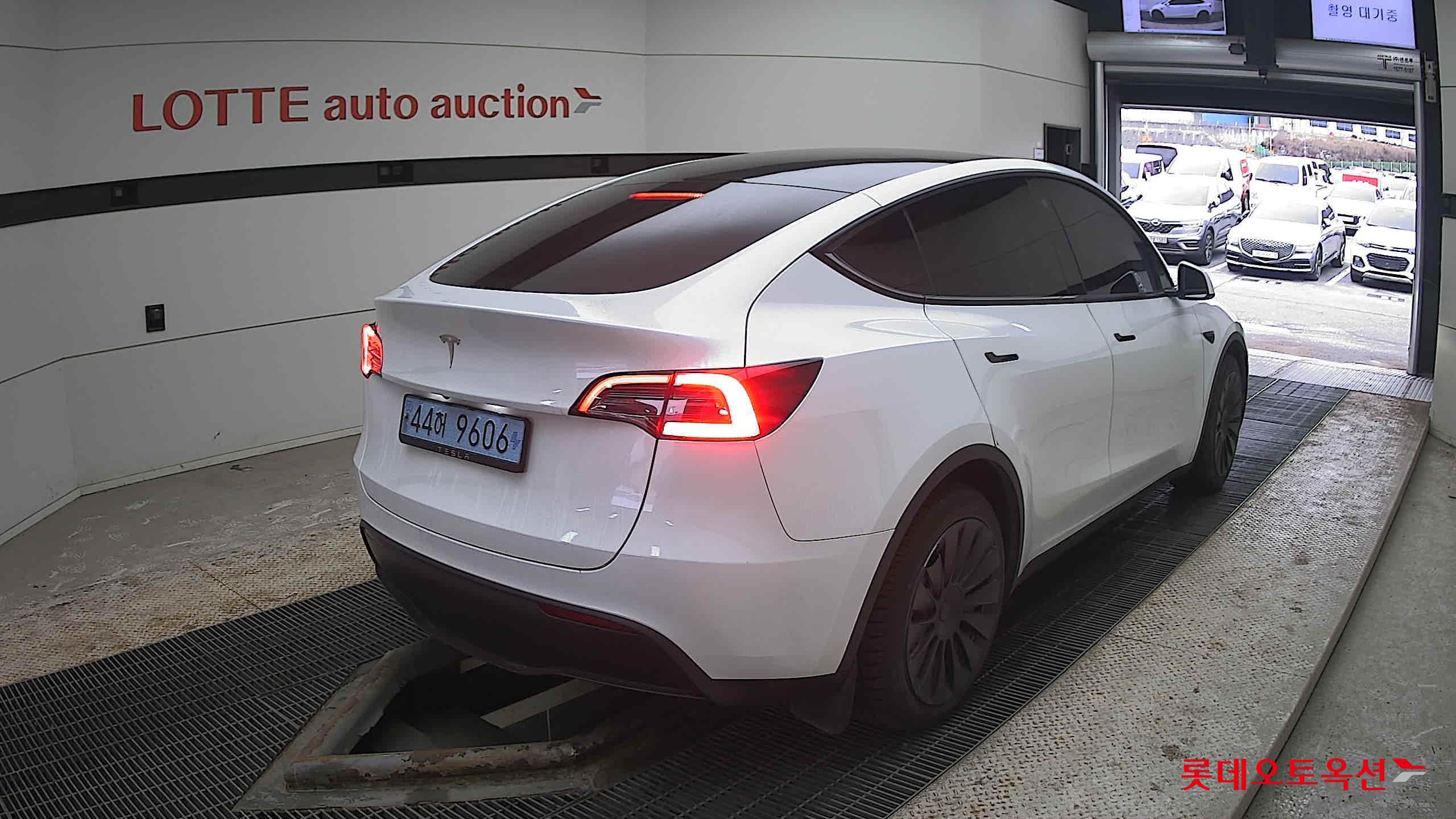 2024 - Tesla MODEL Y