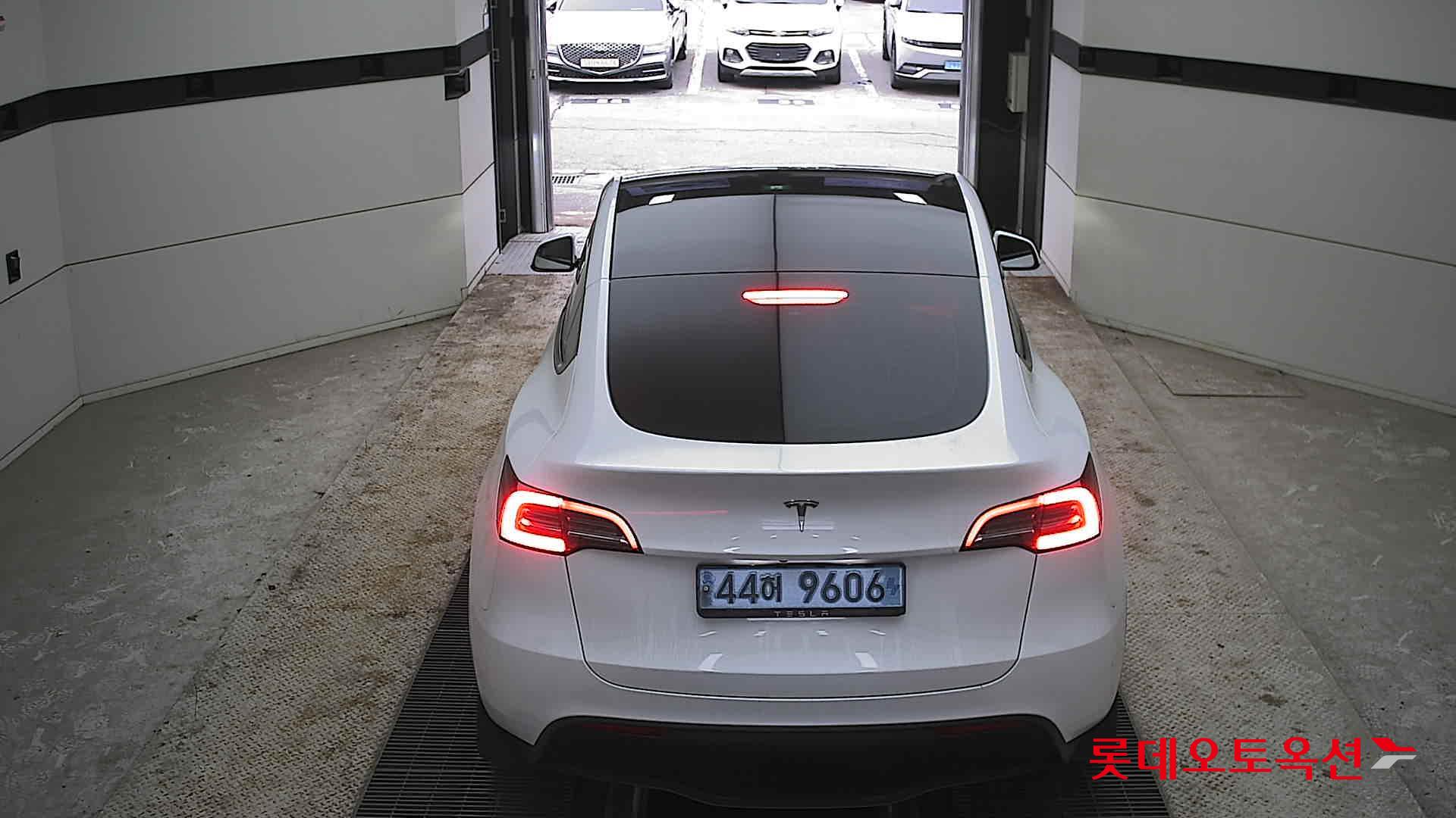 2024 - Tesla MODEL Y