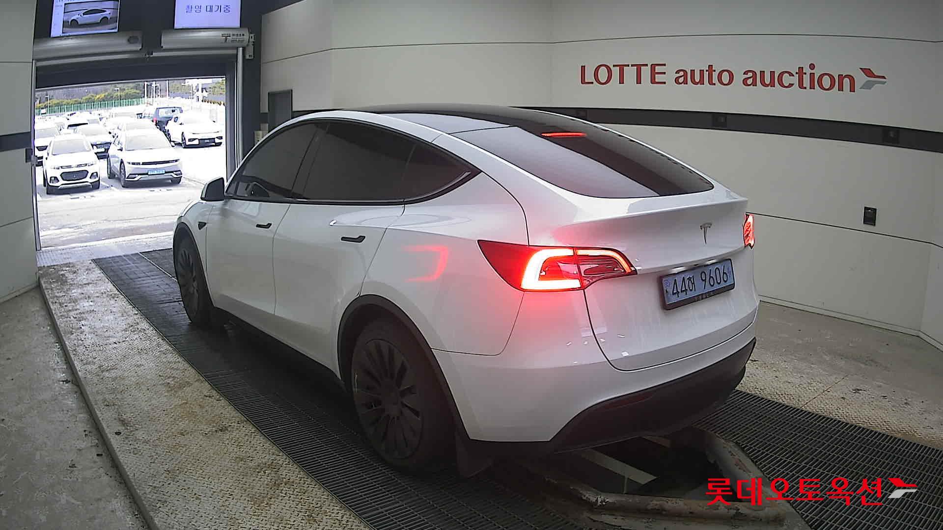 2024 - Tesla MODEL Y