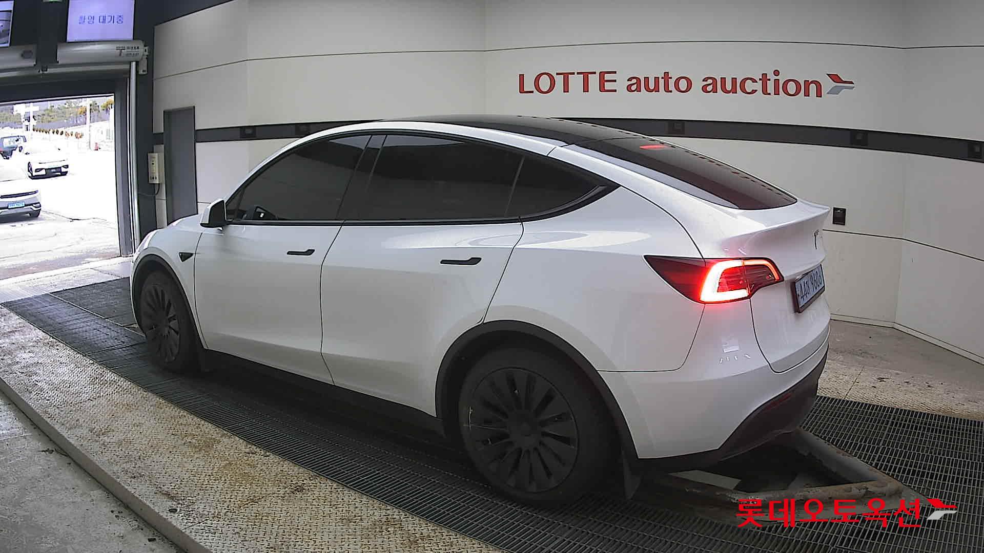 2024 - Tesla MODEL Y