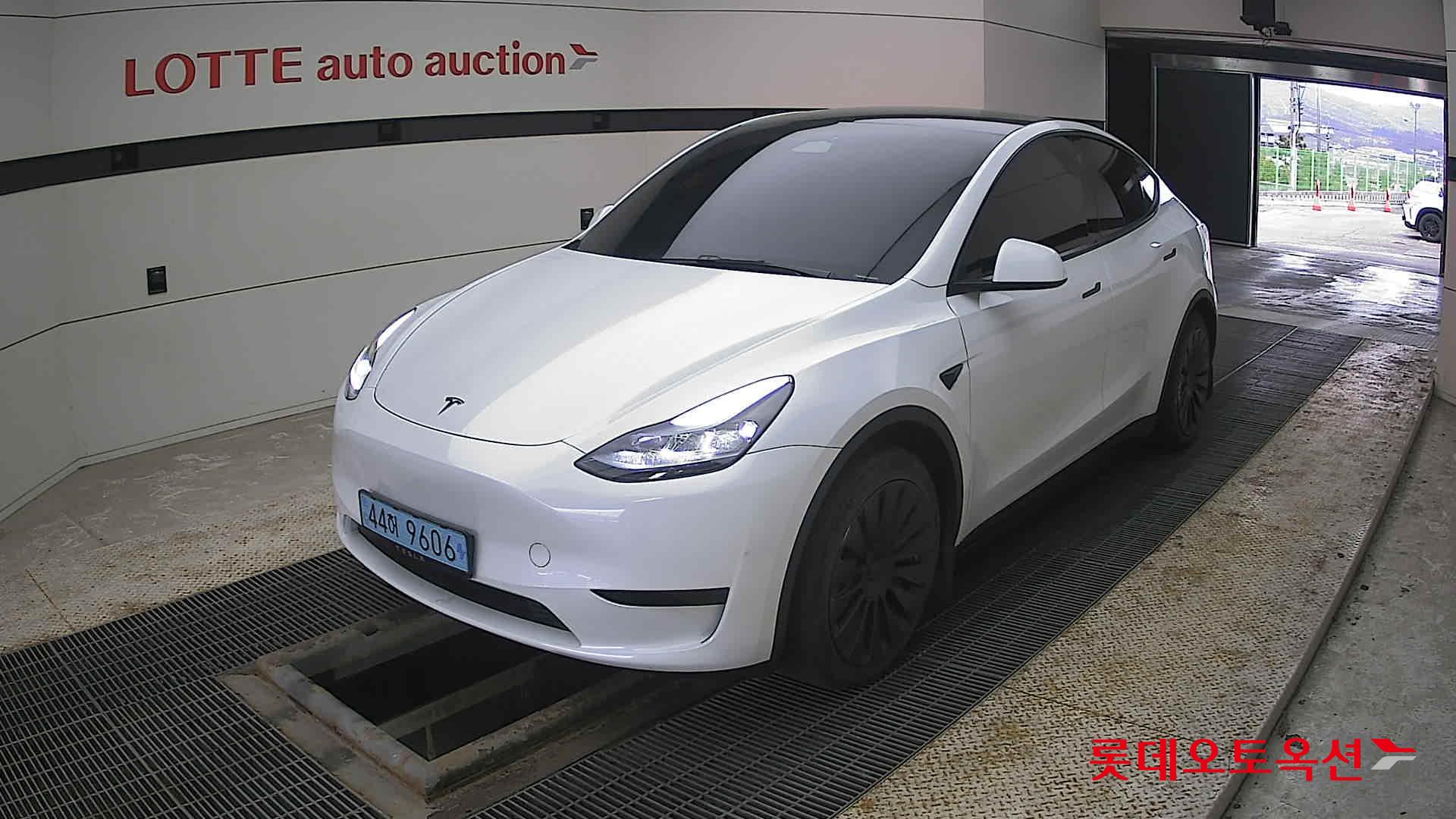 2024 - Tesla MODEL Y