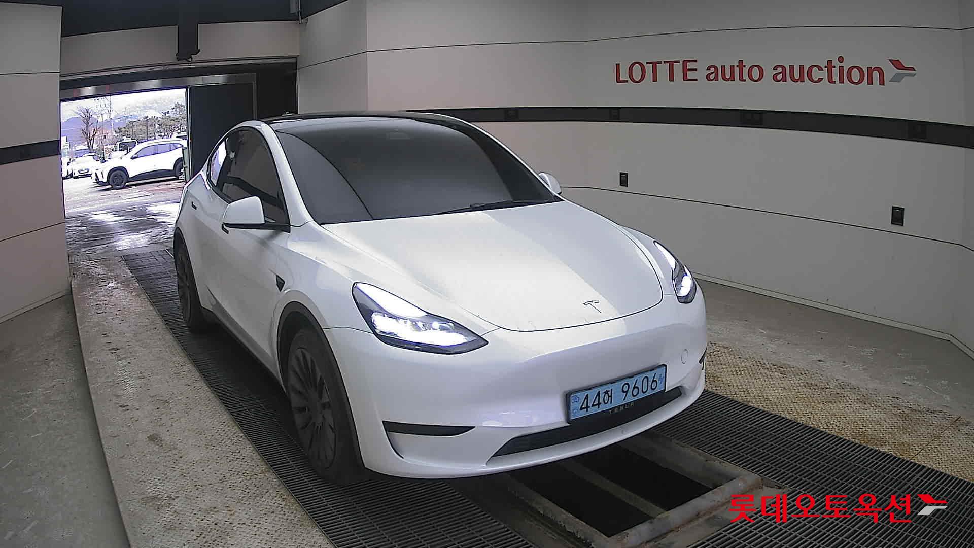2024 - Tesla MODEL Y