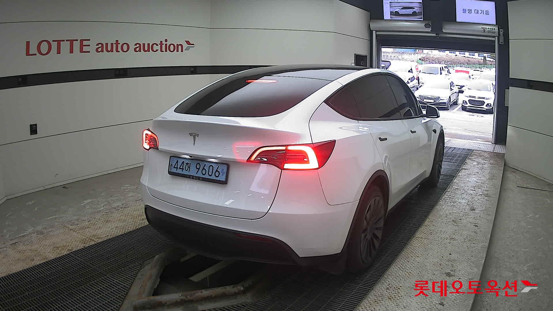 2024 - Tesla MODEL Y