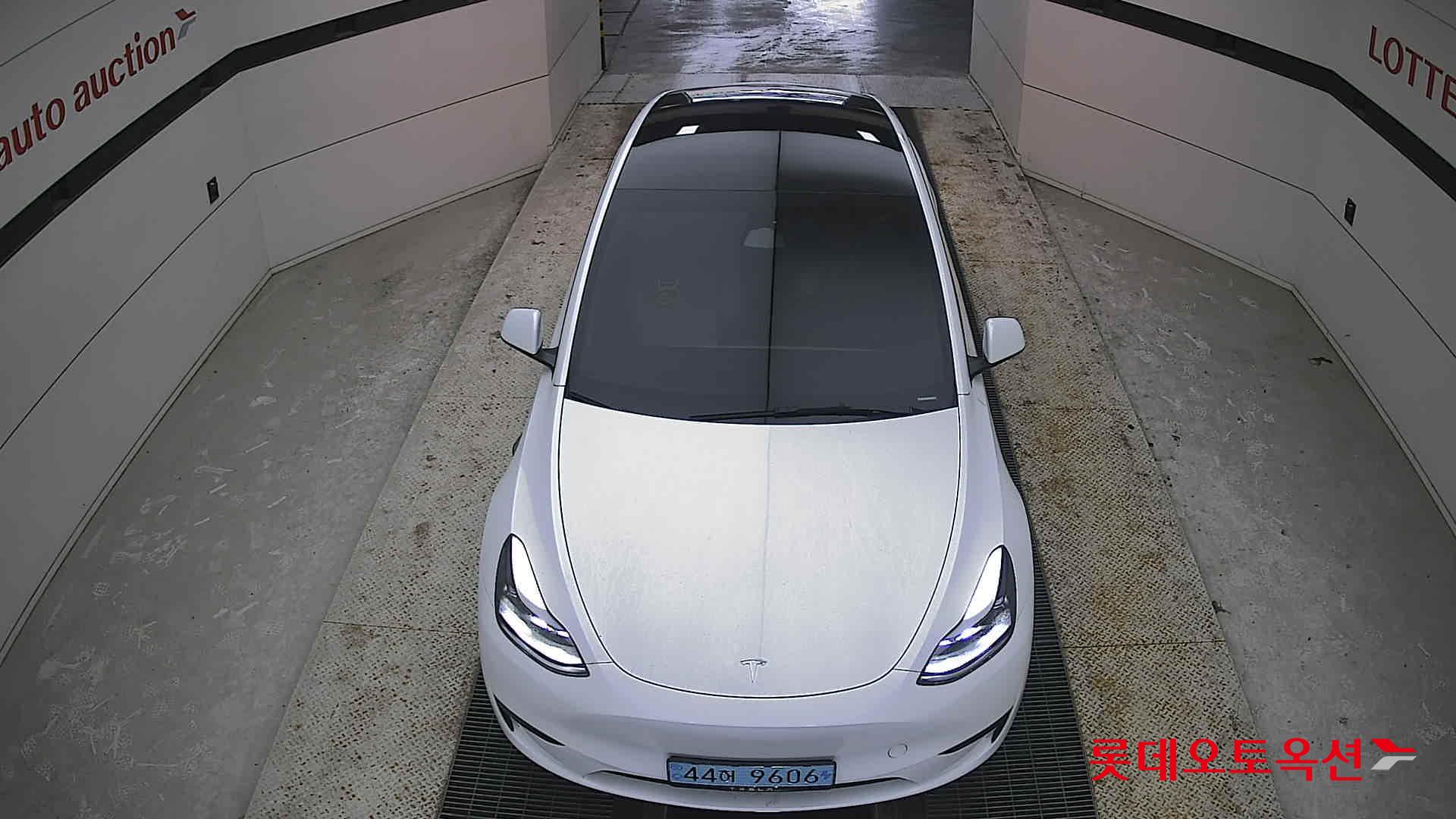 2024 - Tesla MODEL Y