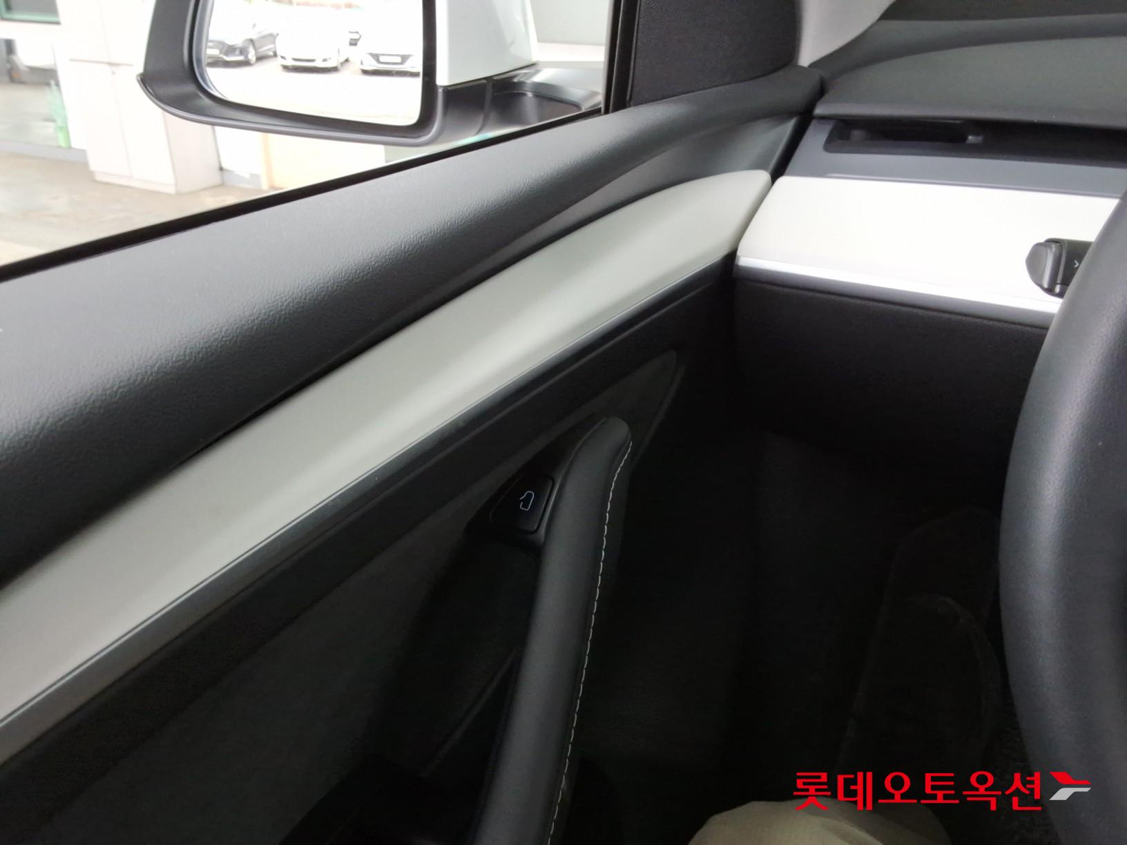 2024 - Tesla MODEL Y