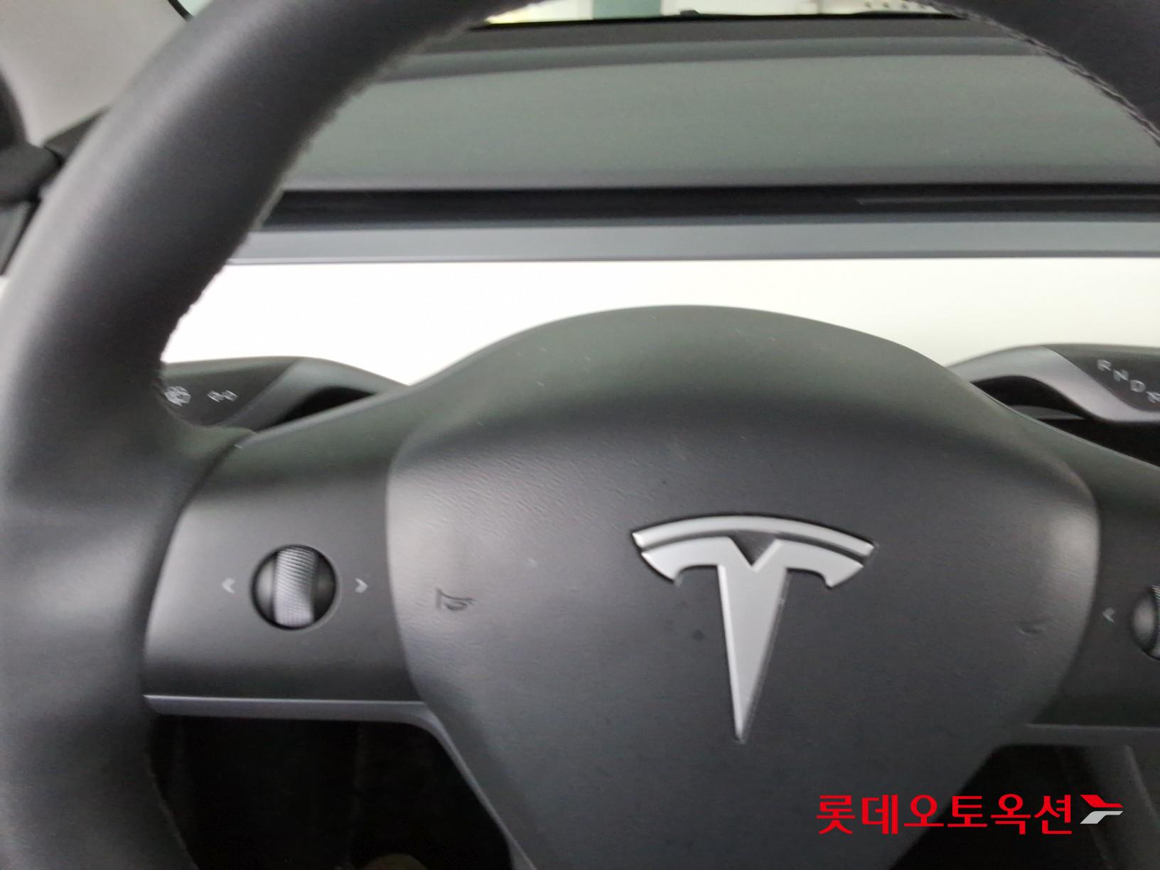 2024 - Tesla MODEL Y