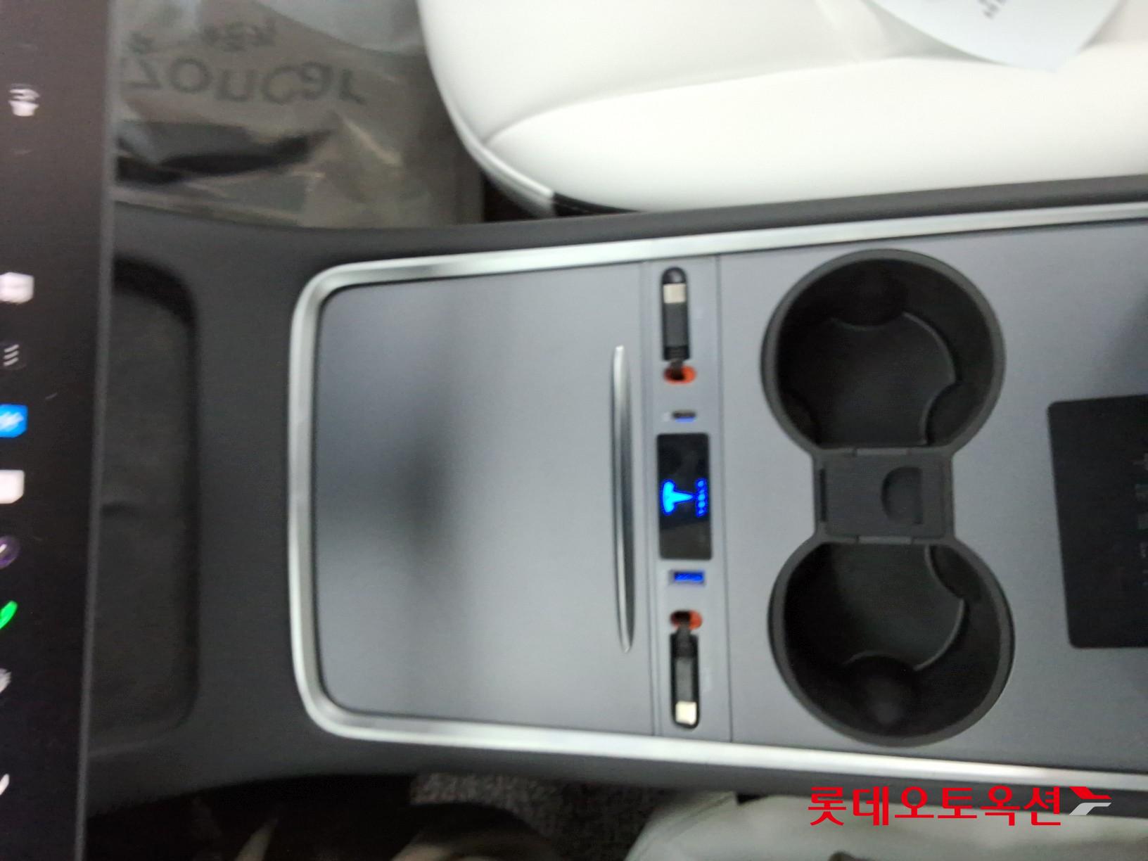 2024 - Tesla MODEL Y