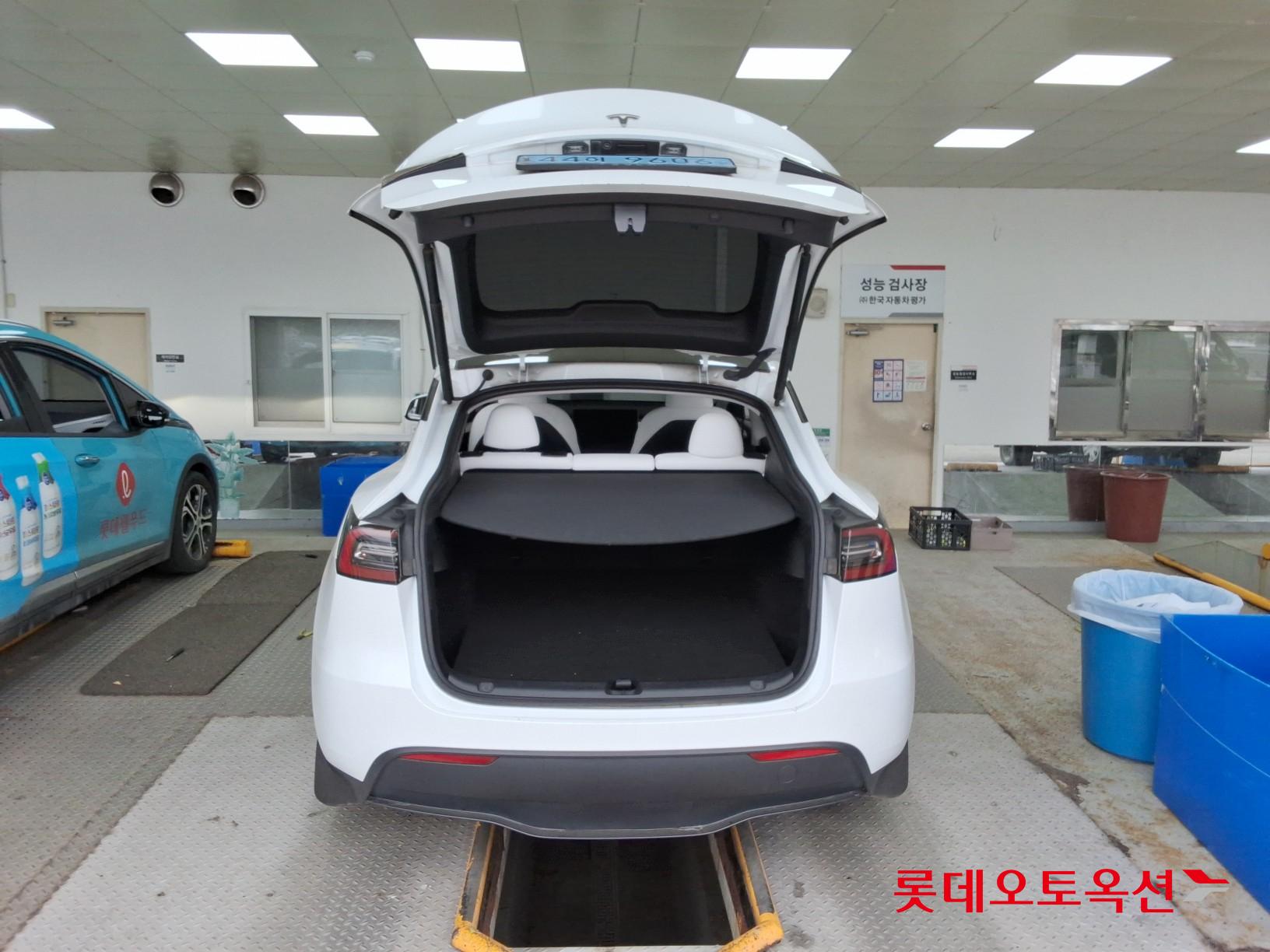 2024 - Tesla MODEL Y