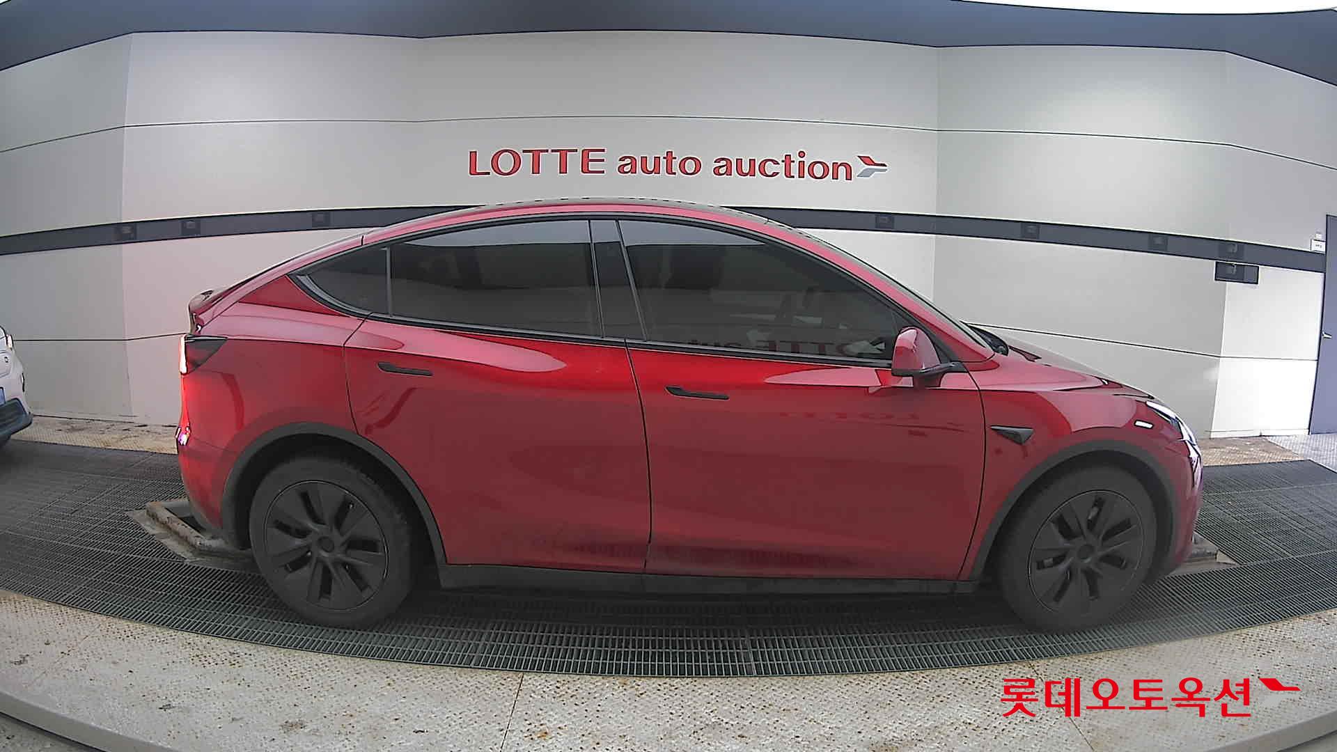 2024 - Tesla MODEL Y