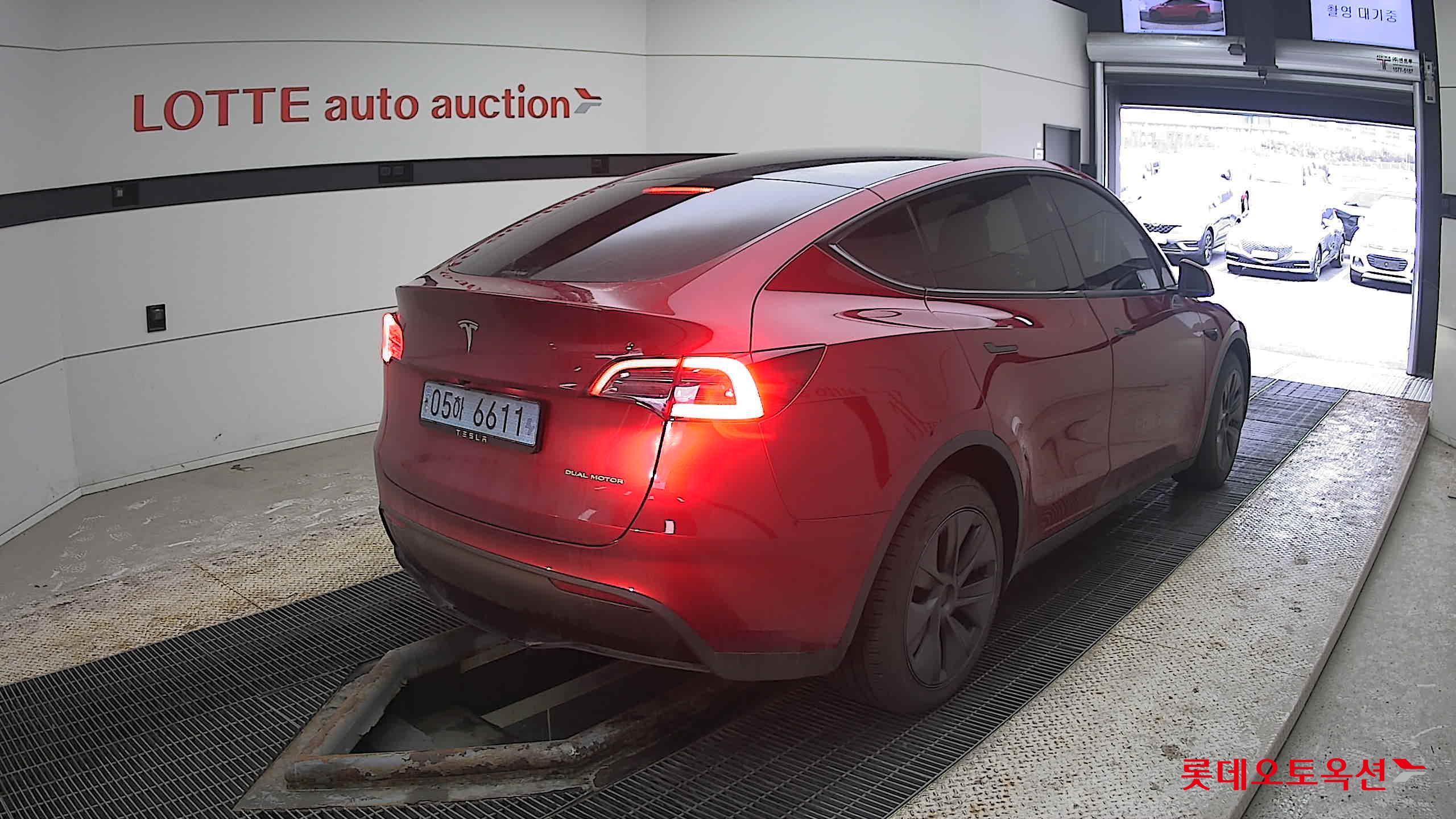 2024 - Tesla MODEL Y