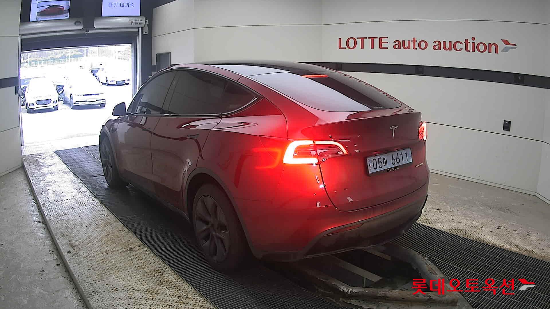 2024 - Tesla MODEL Y