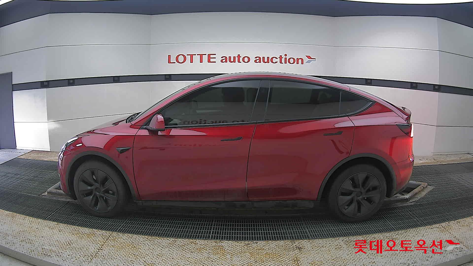 2024 - Tesla MODEL Y