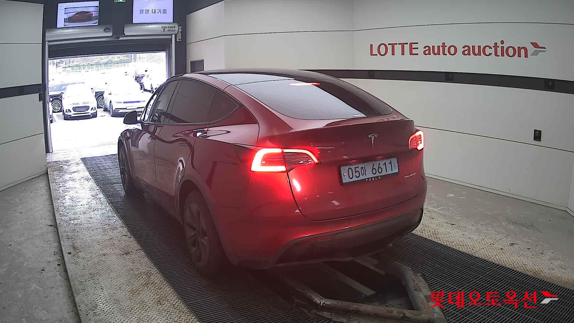 2024 - Tesla MODEL Y