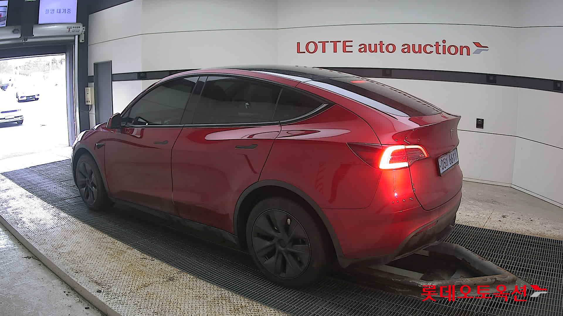 2024 - Tesla MODEL Y