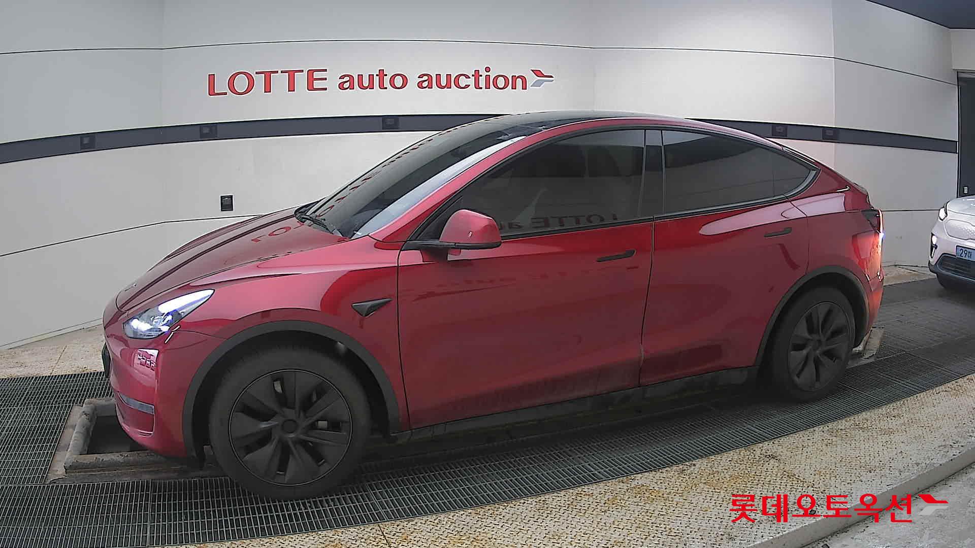 2024 - Tesla MODEL Y