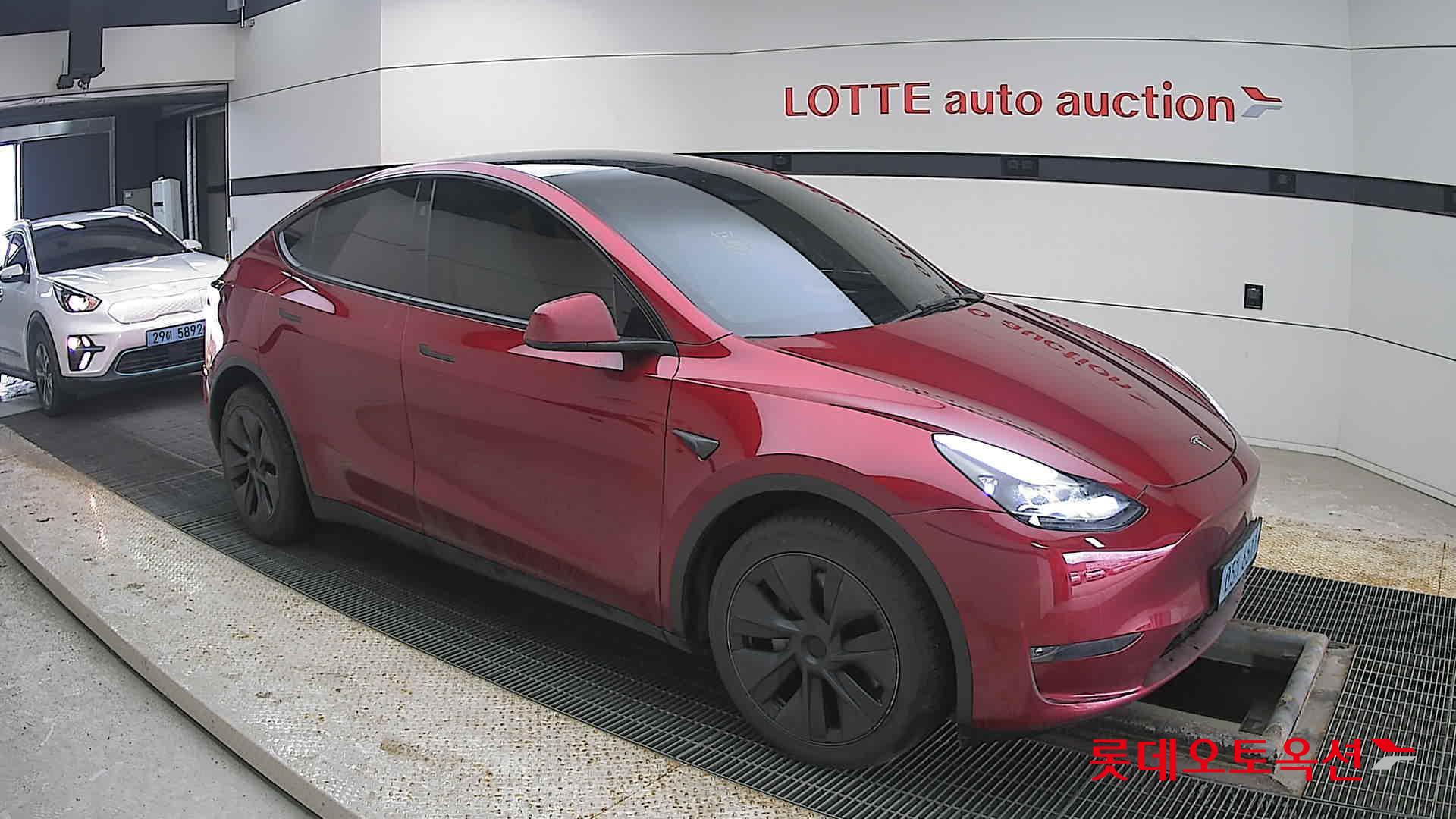2024 - Tesla MODEL Y