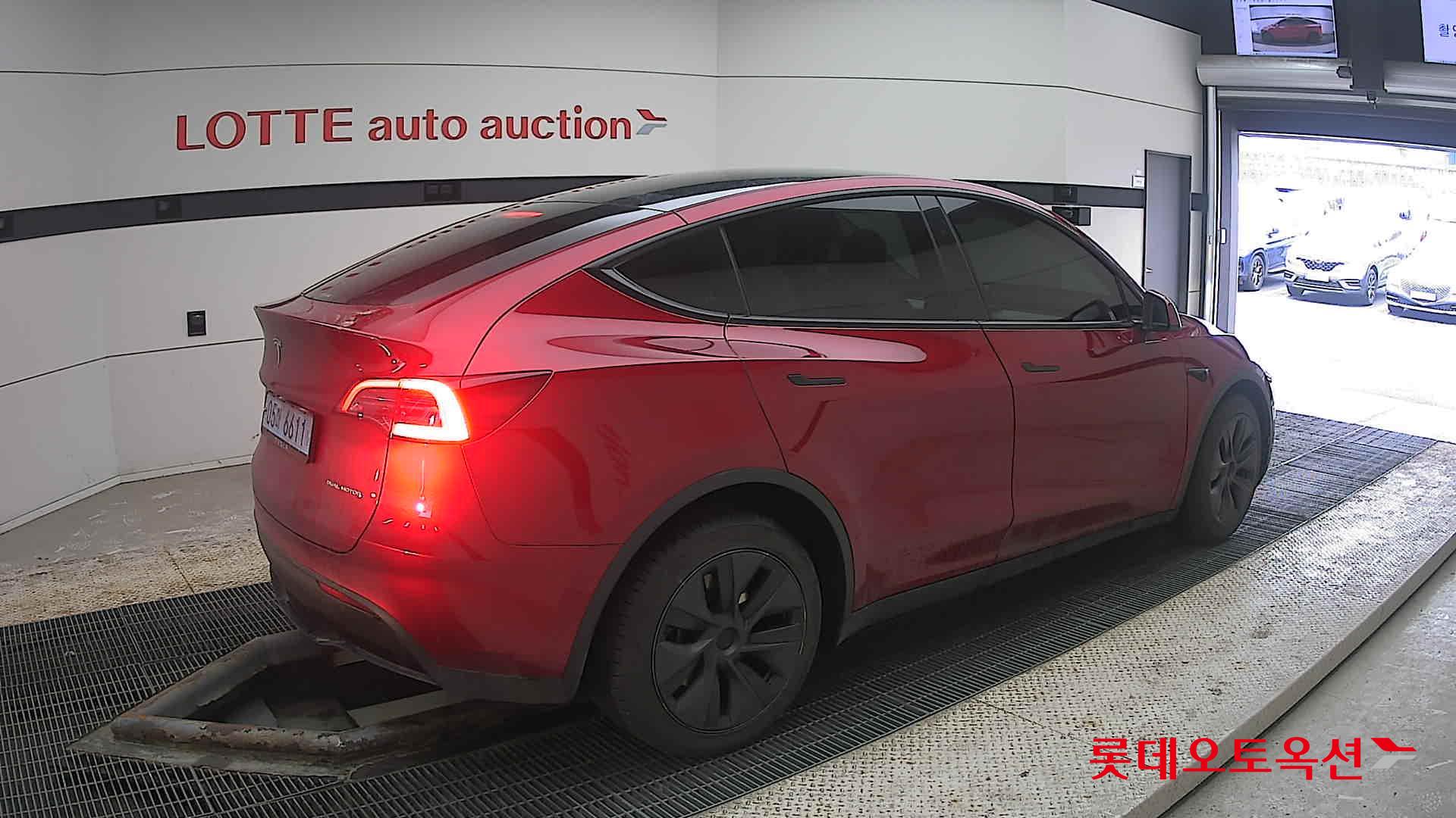 2024 - Tesla MODEL Y