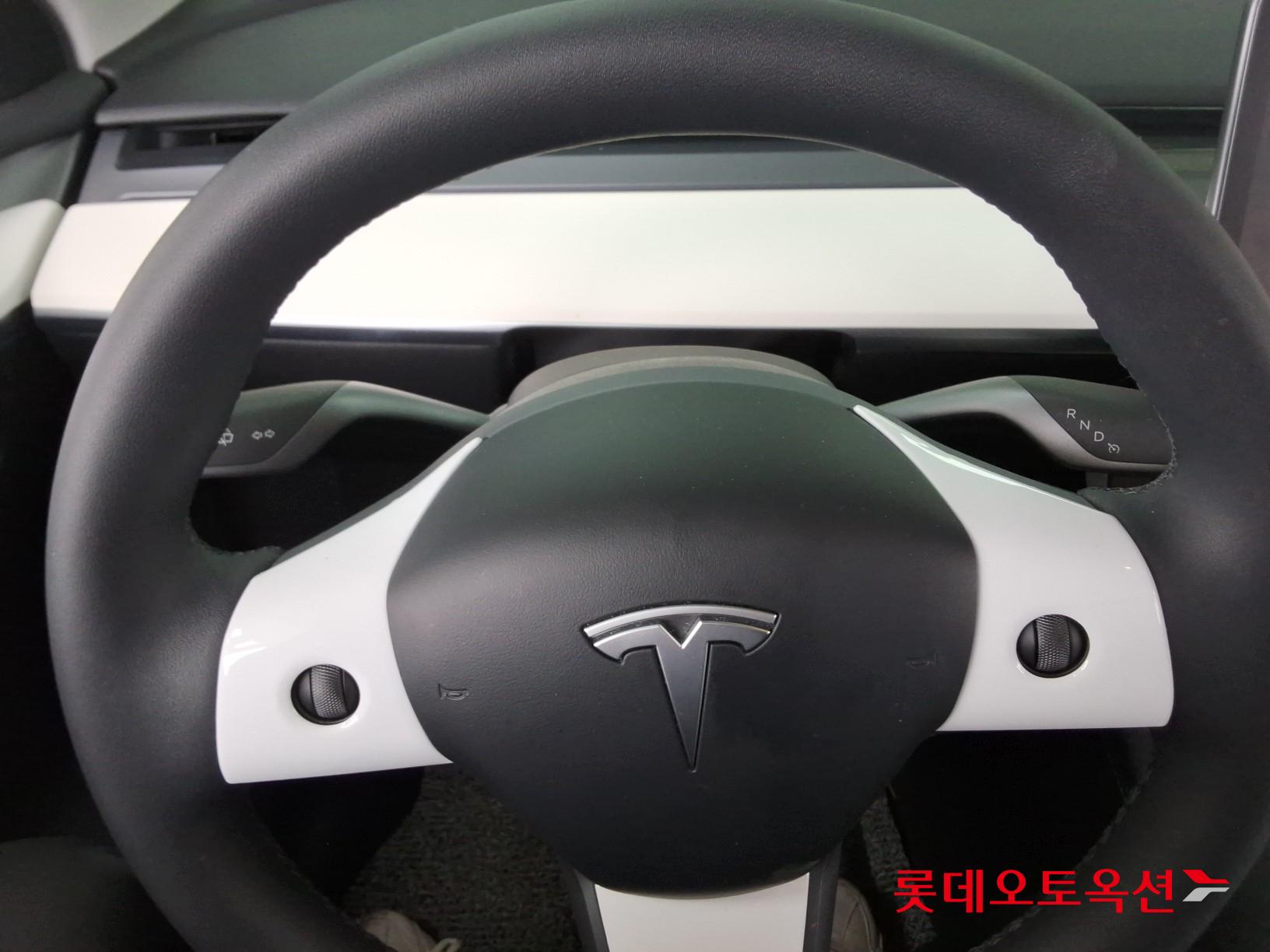 2024 - Tesla MODEL Y