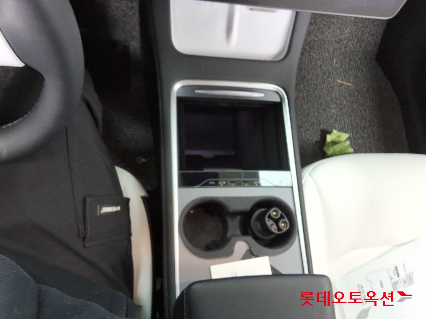 2024 - Tesla MODEL Y