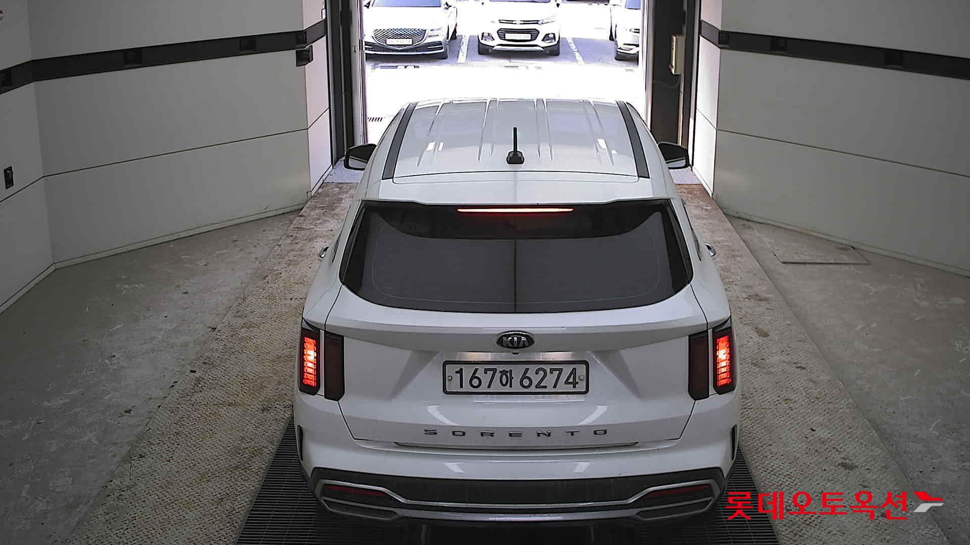 كيا سورينتو 2021 - صورة 17