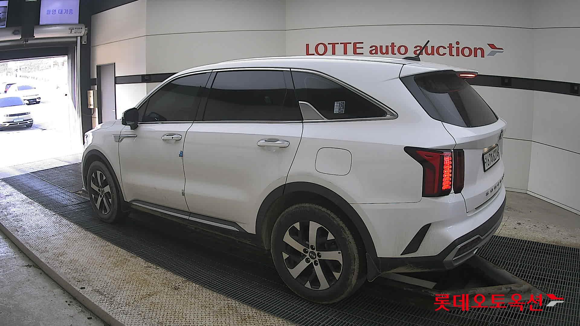 كيا سورينتو 2021 - صورة 15