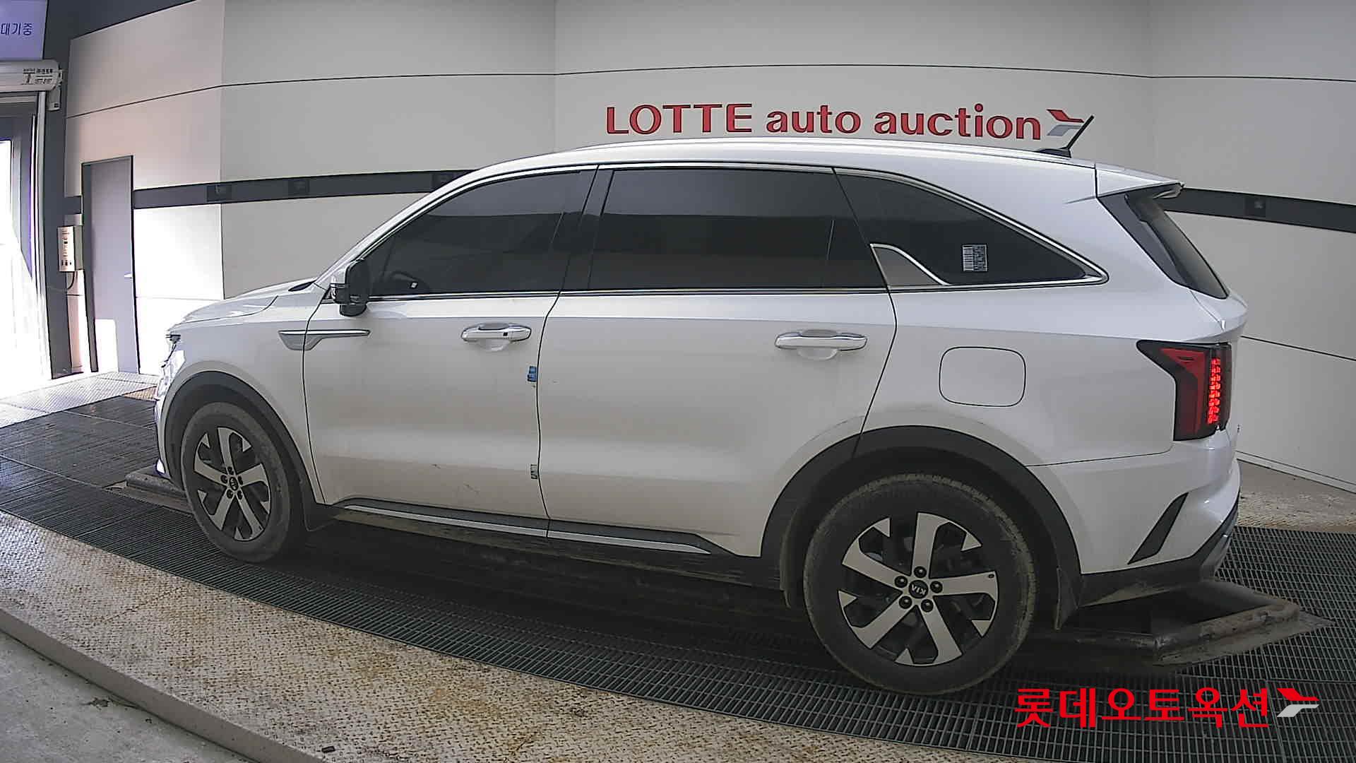 كيا سورينتو 2021 - صورة 14