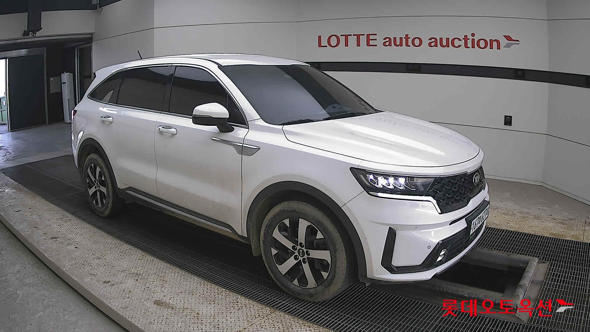 كيا سورينتو 2021 - صورة 23