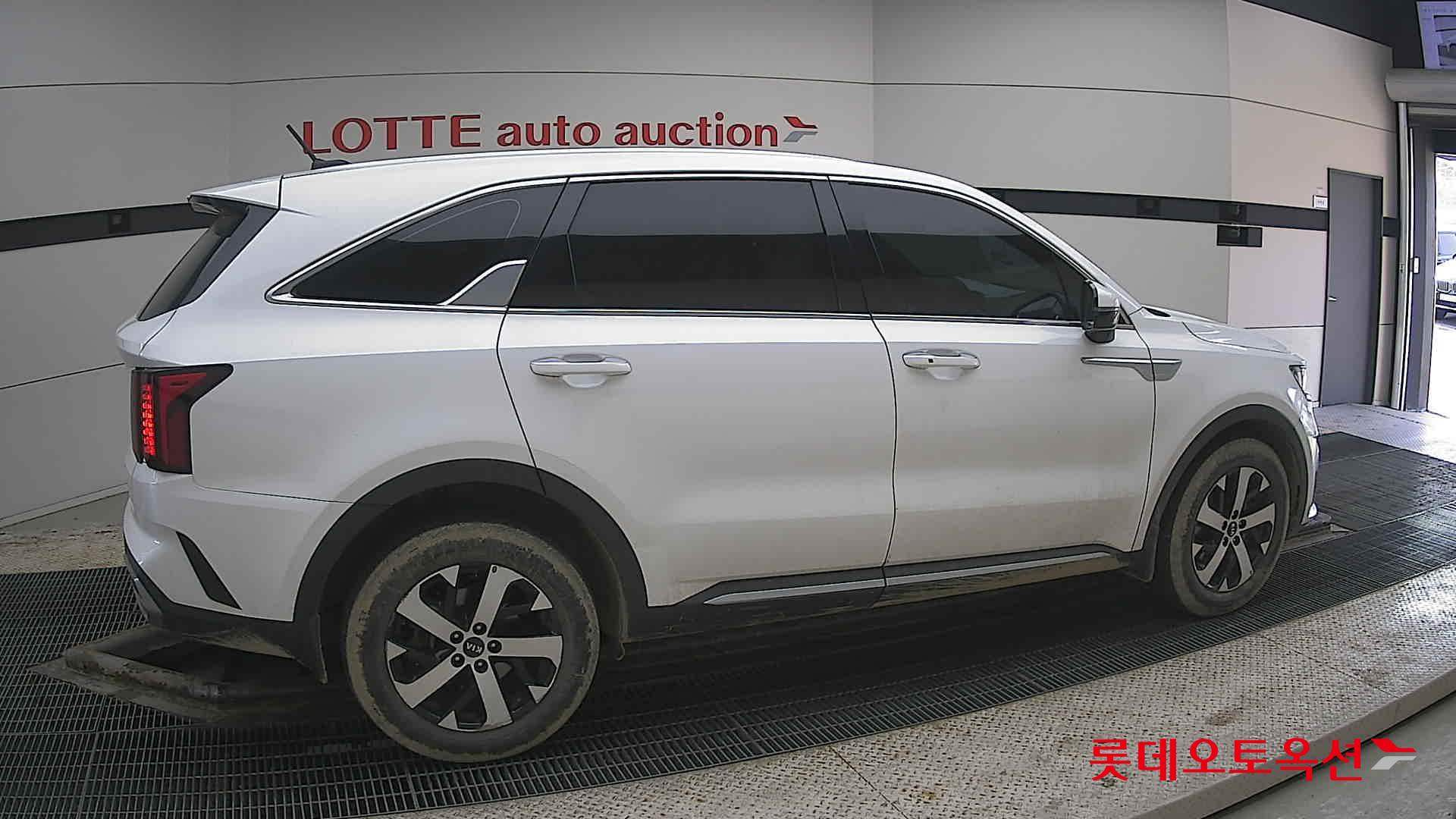 كيا سورينتو 2021 - صورة 20