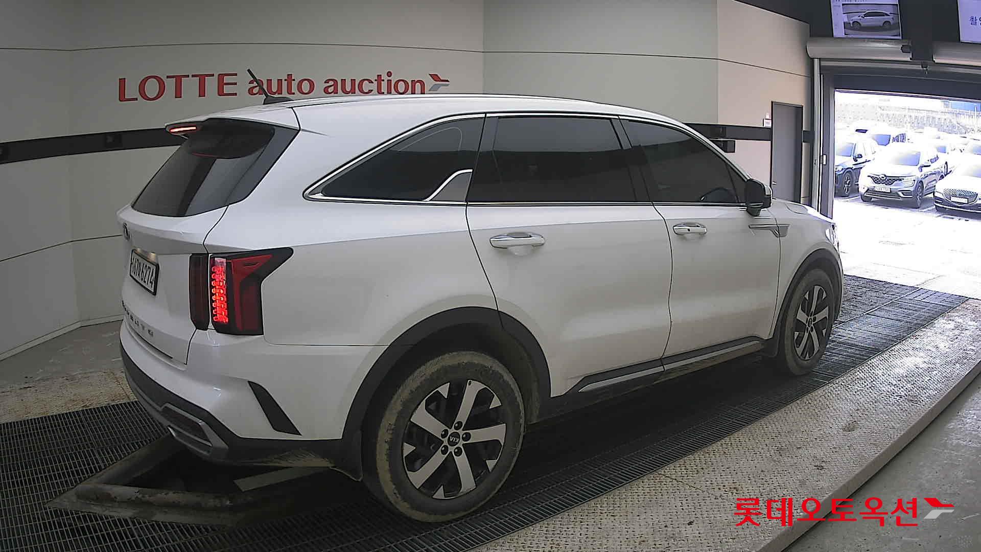 كيا سورينتو 2021 - صورة 19