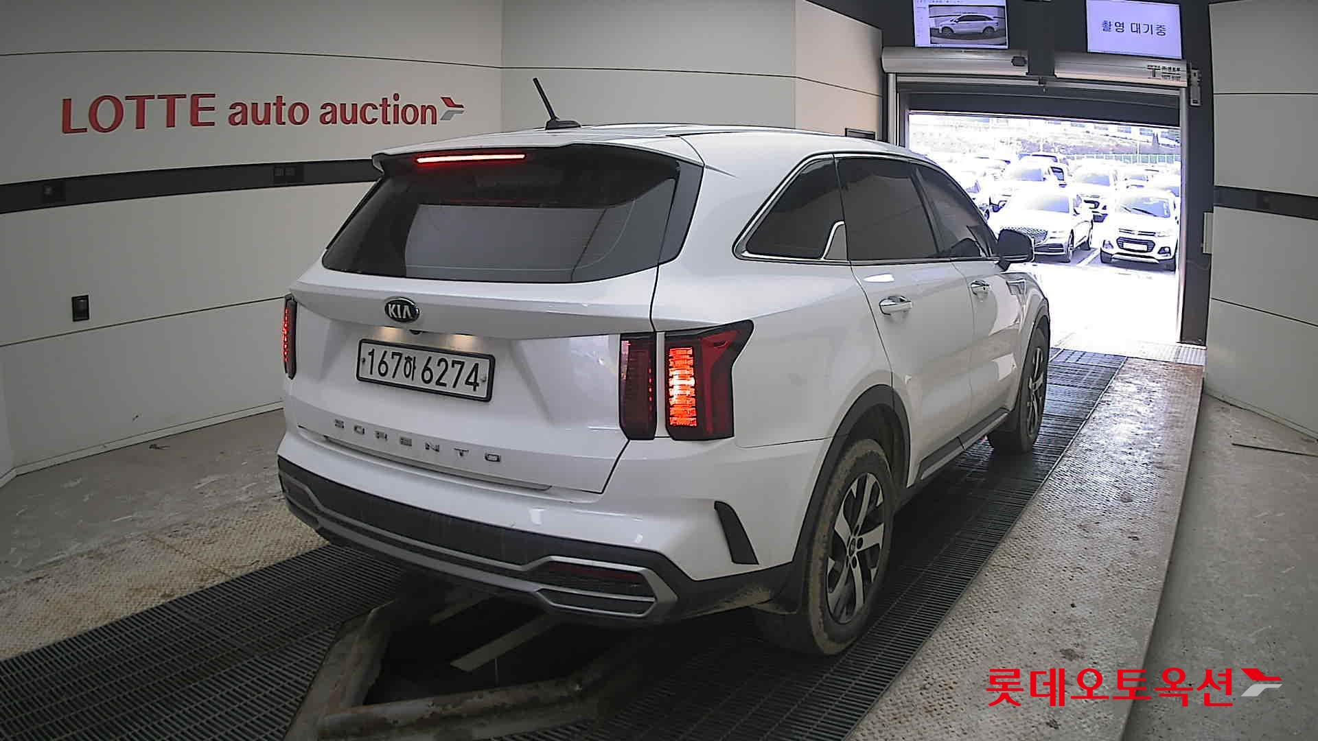 كيا سورينتو 2021 - صورة 18