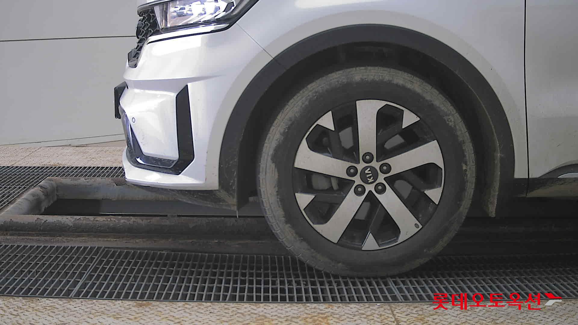 كيا سورينتو 2021 - صورة 25