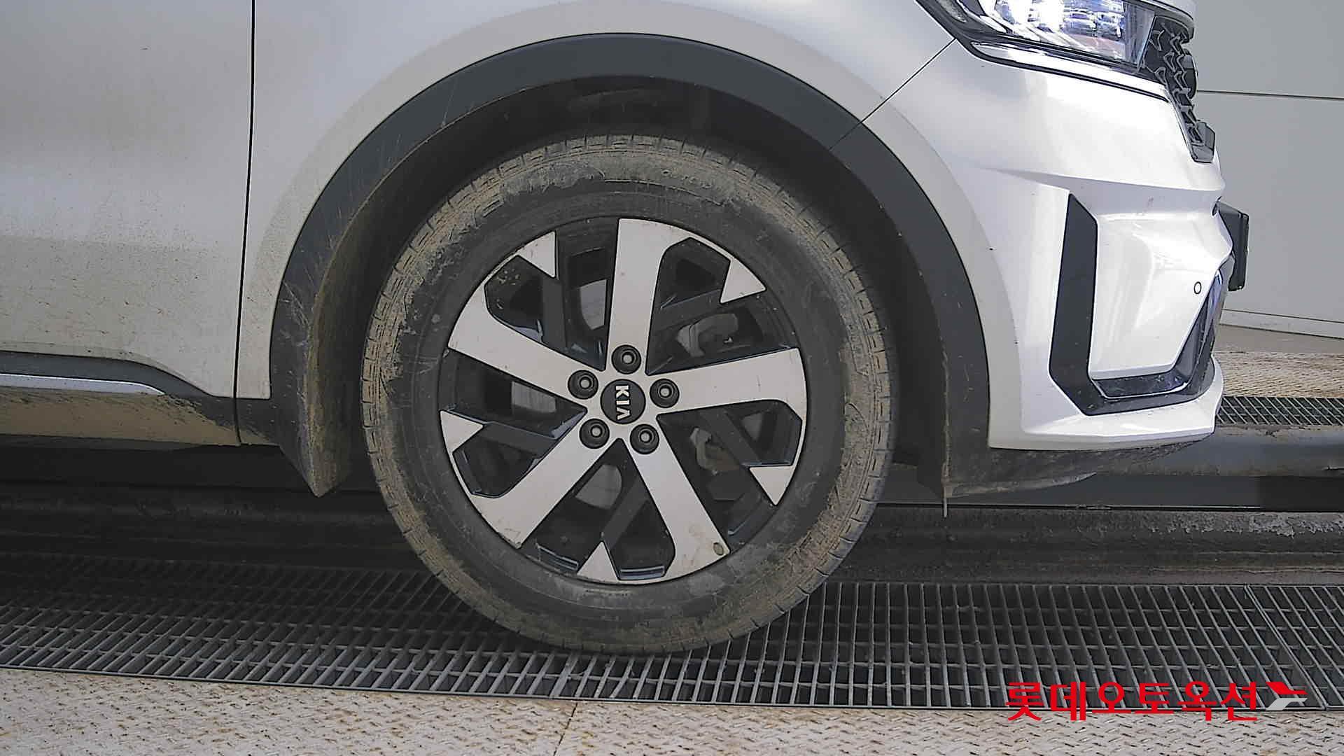 كيا سورينتو 2021 - صورة 27