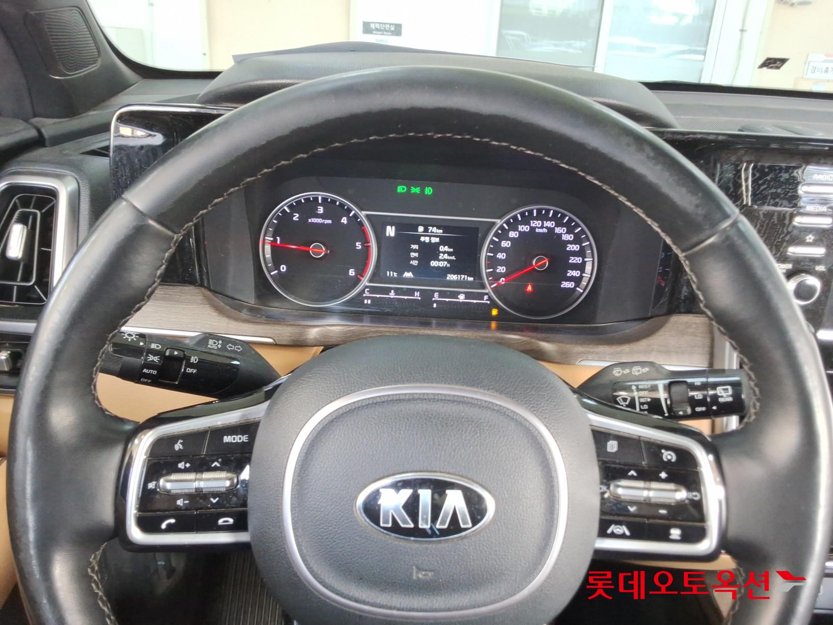 كيا سورينتو 2021 - صورة 30