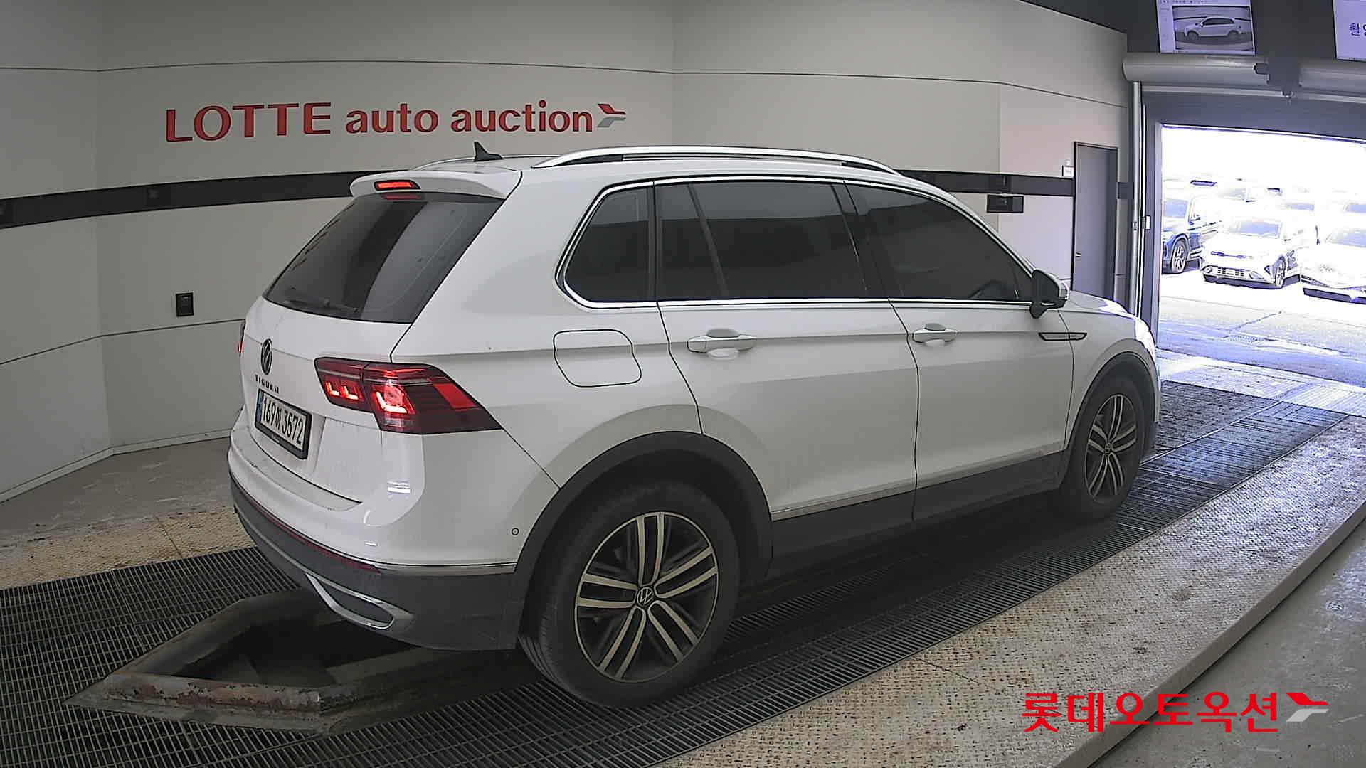 فولكس فاجن تيجوان 2022 - صورة 19