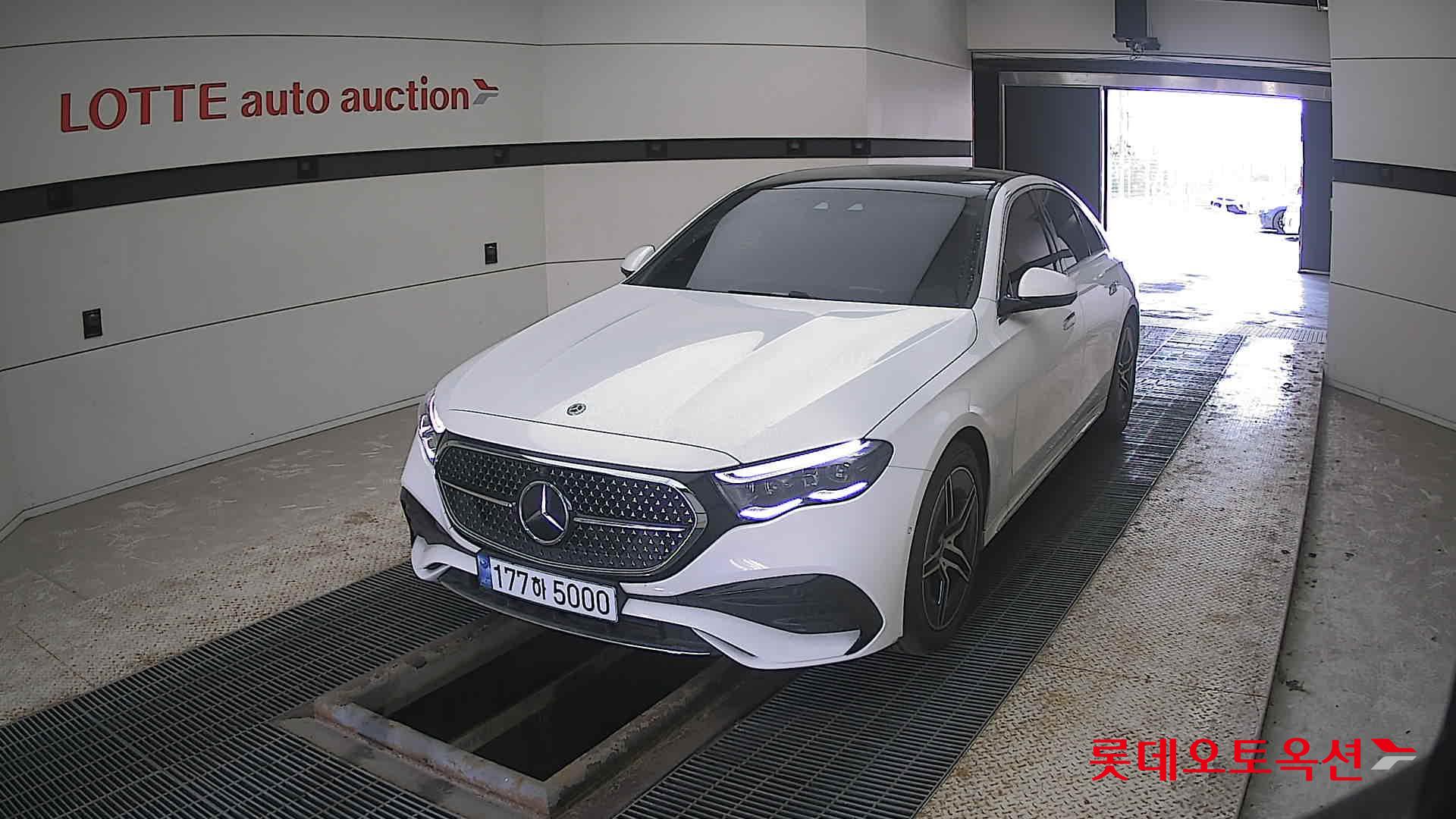 Mercedes-Benz E-Class - 10