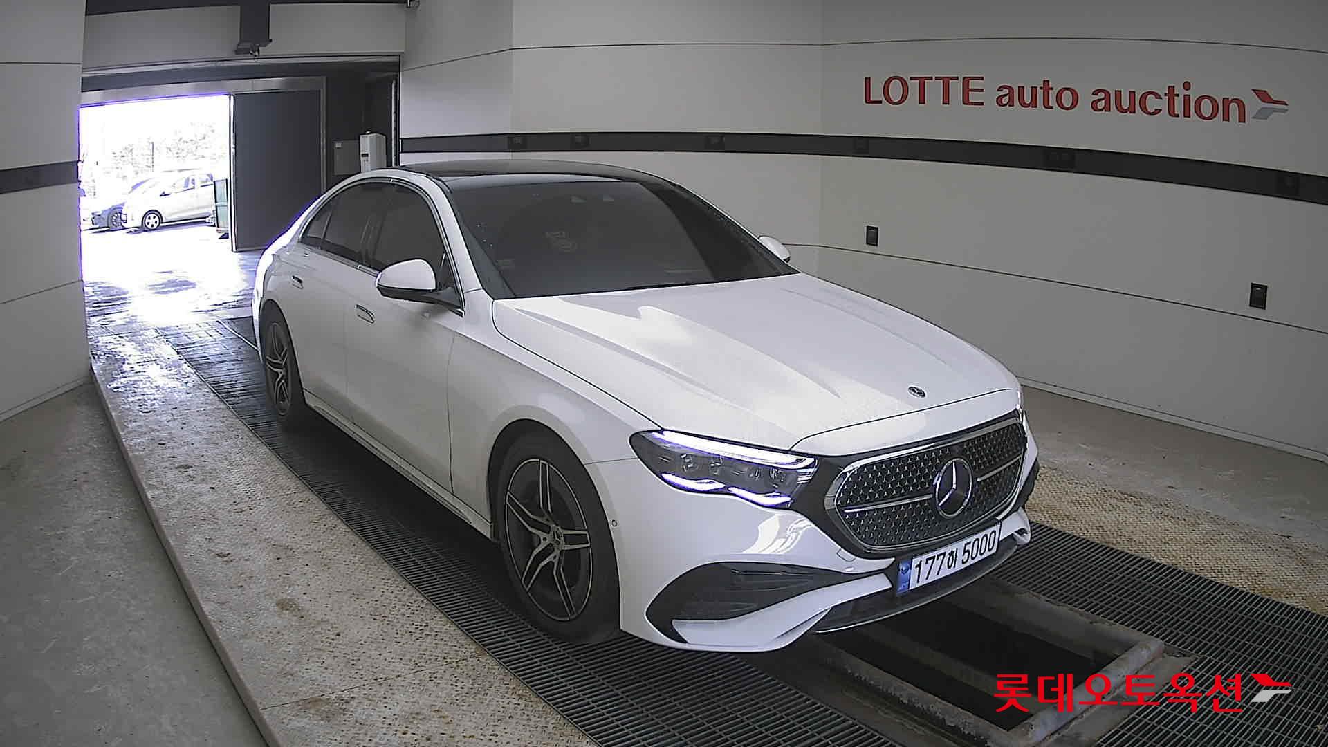 Mercedes-Benz E-Class - 6