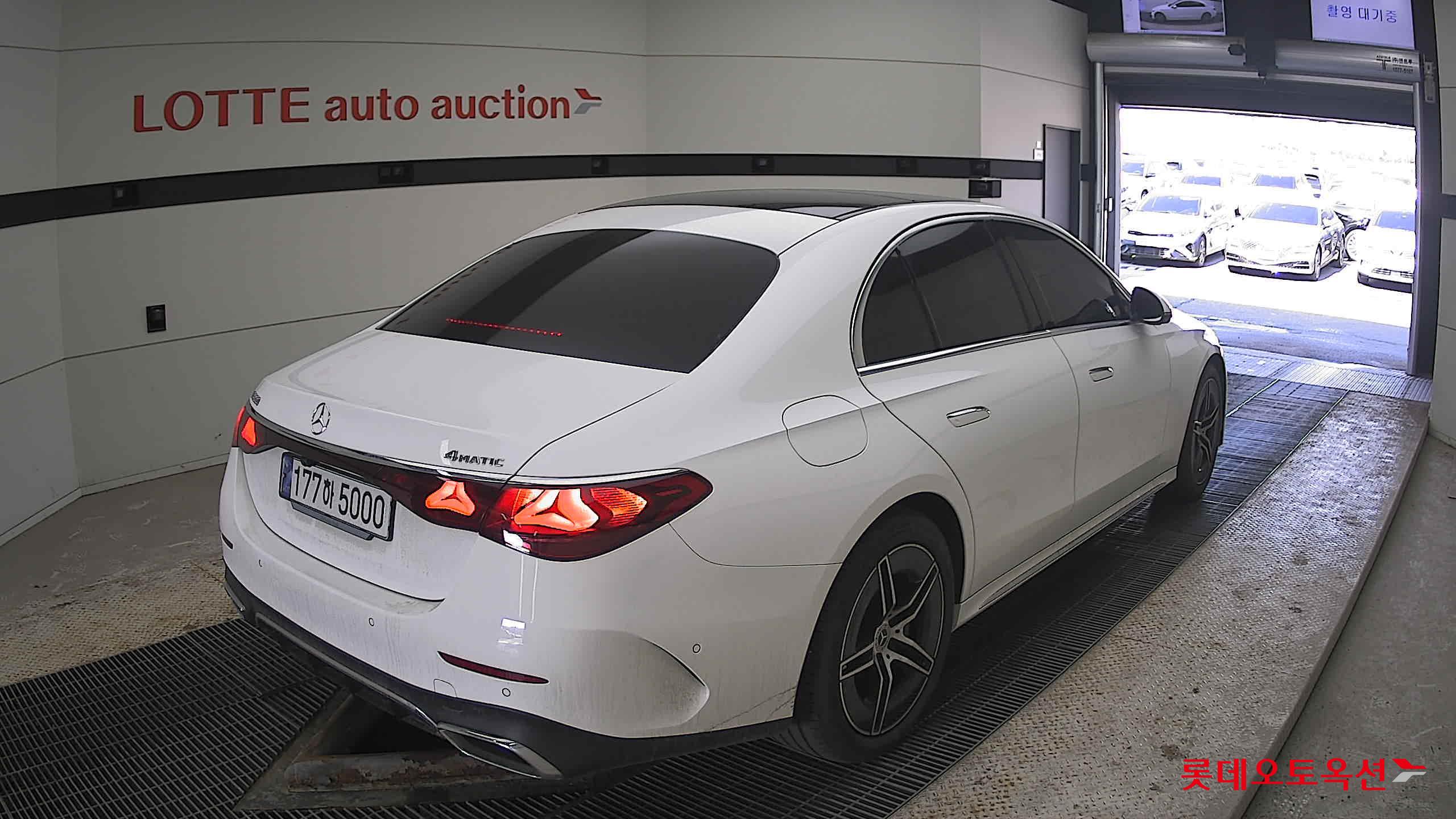 Mercedes-Benz E-Class - 5