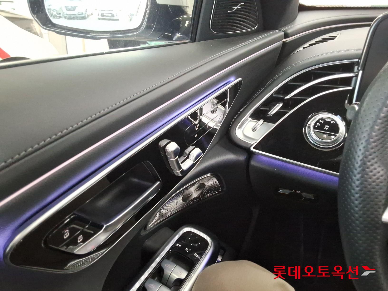 Mercedes-Benz E-Class - 29