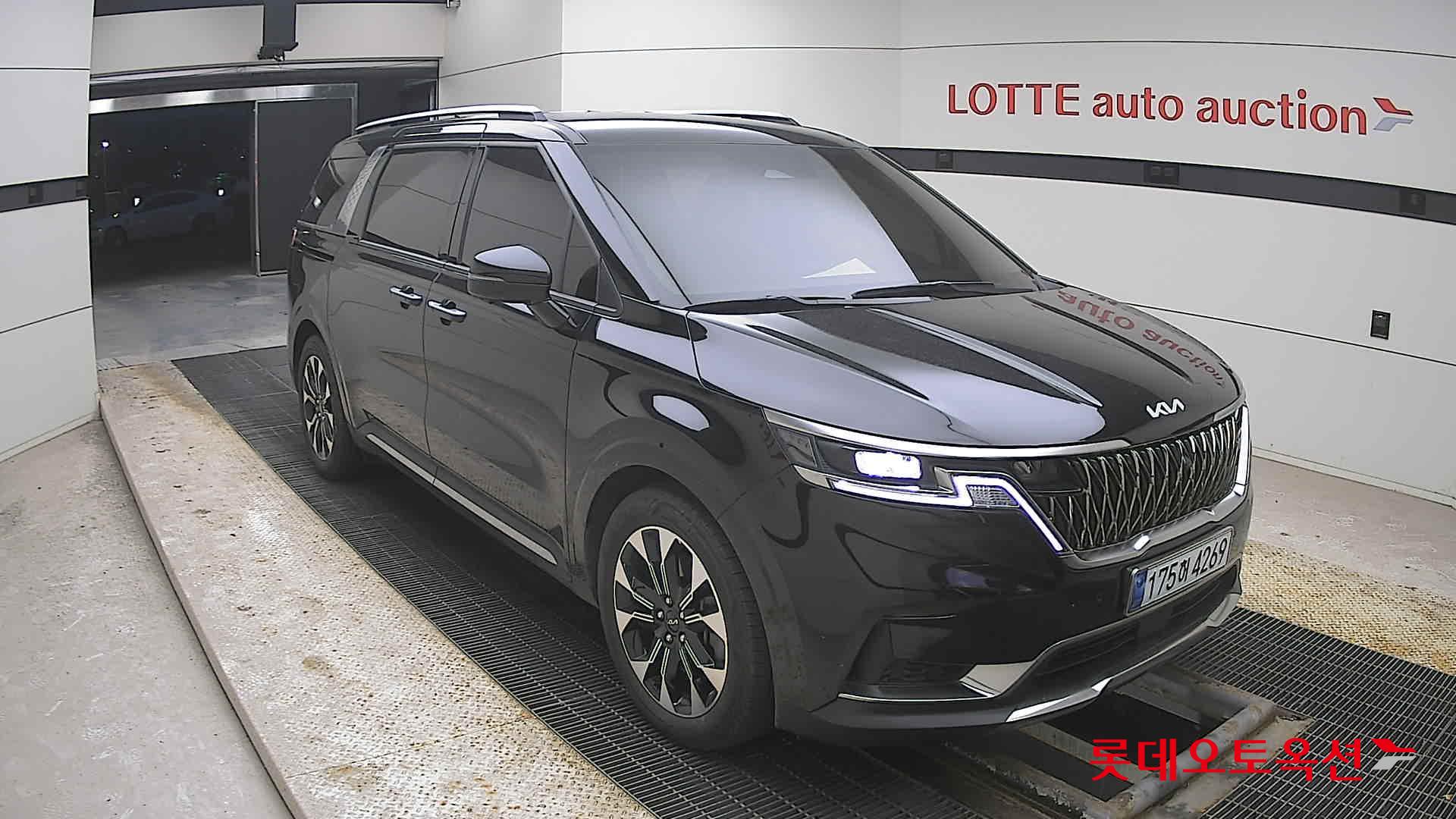 كيا كارنيفال 2023 - صورة 6