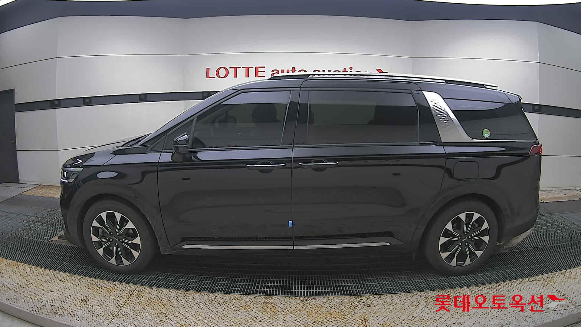 كيا كارنيفال 2023 - صورة 13