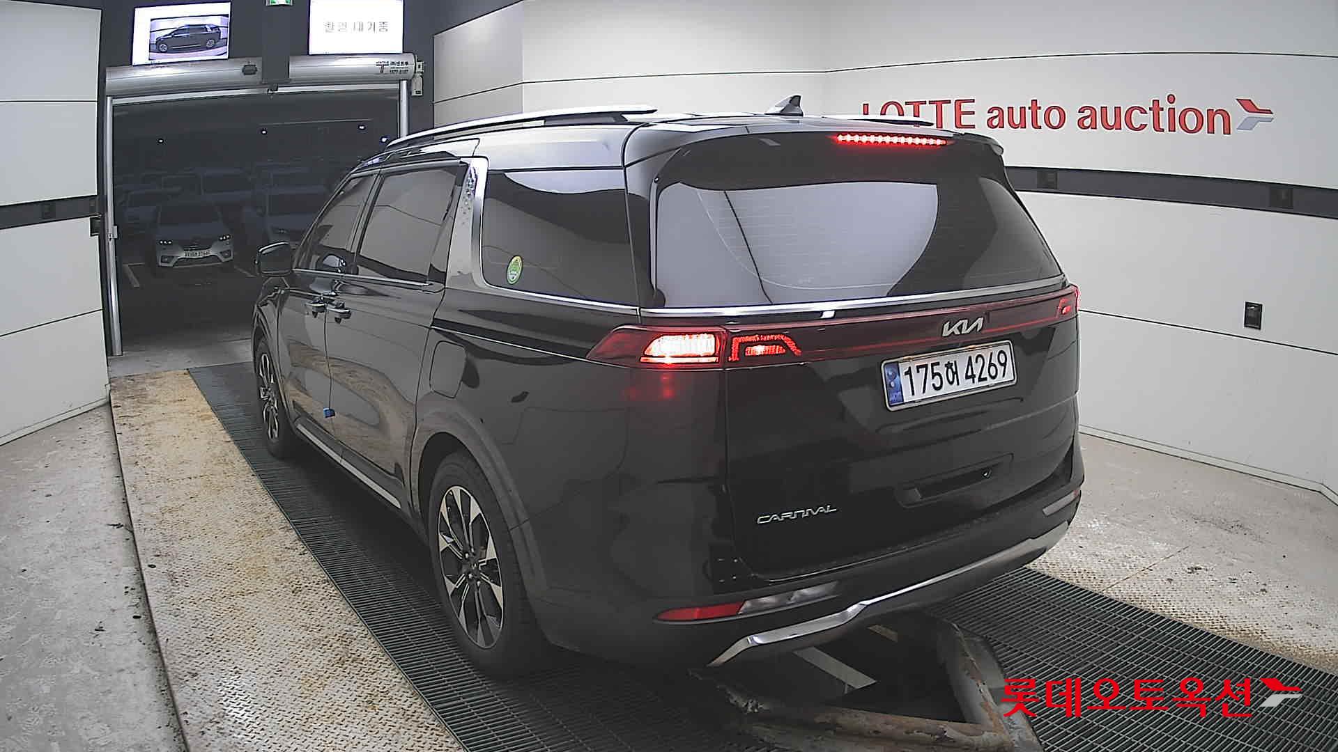 كيا كارنيفال 2023 - صورة 16