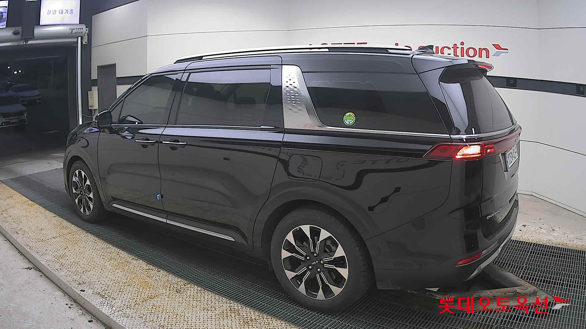 كيا كارنيفال 2023 - صورة 15