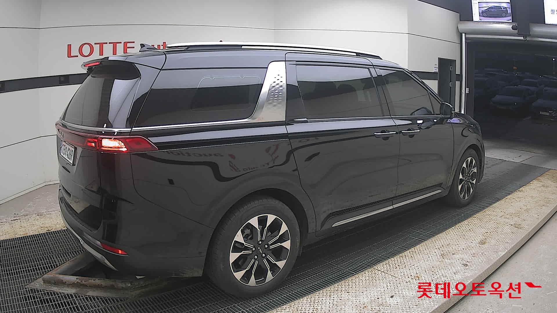 كيا كارنيفال 2023 - صورة 19