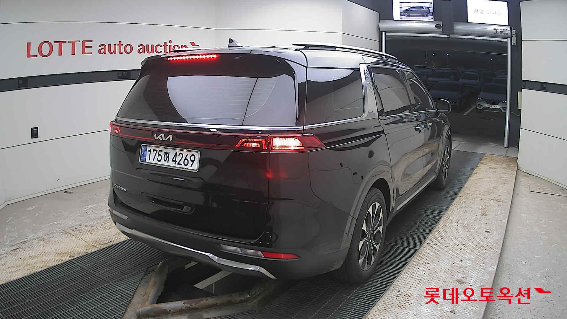 كيا كارنيفال 2023 - صورة 18