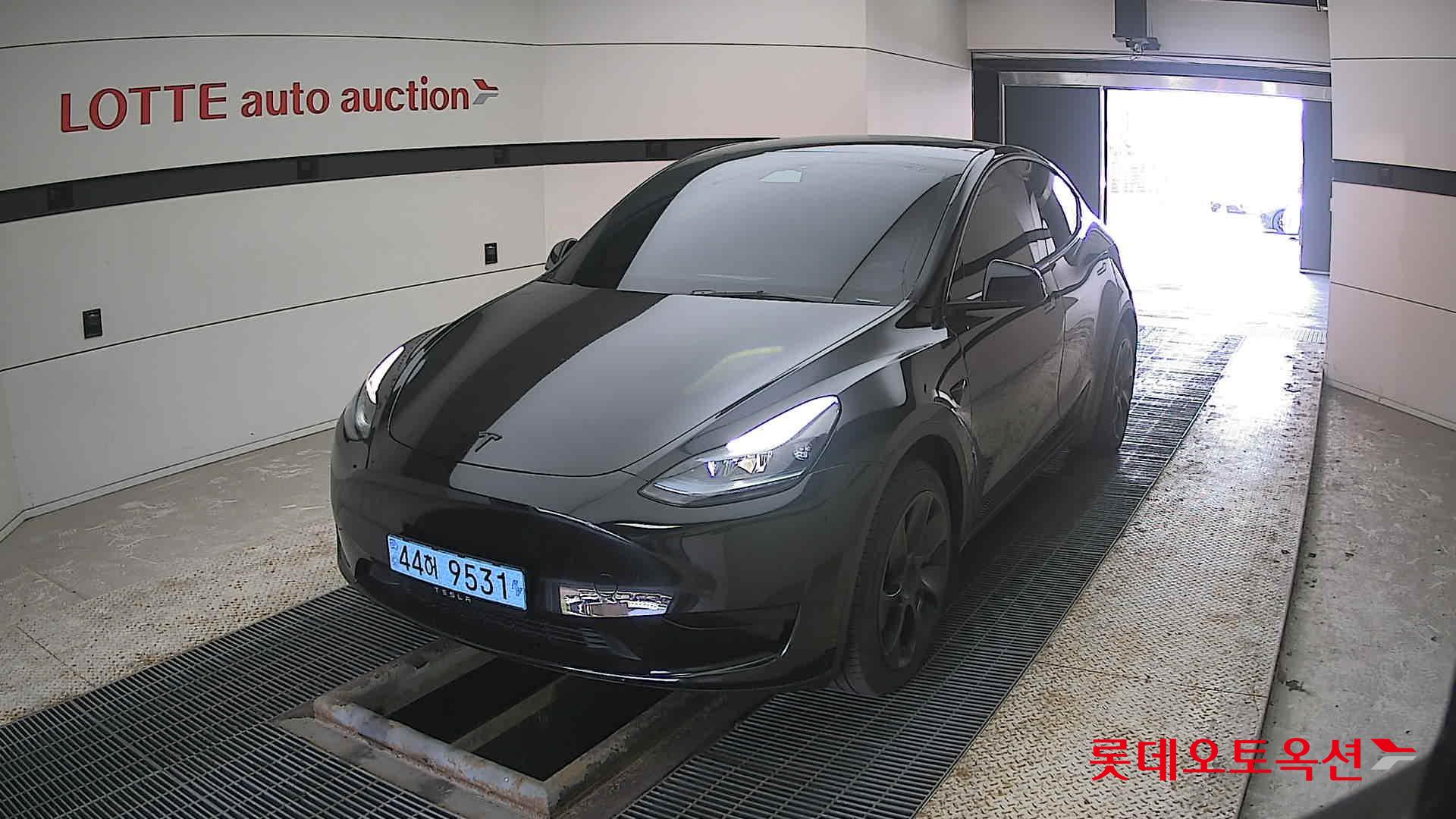 Tesla Model Y 2024 - Image 10